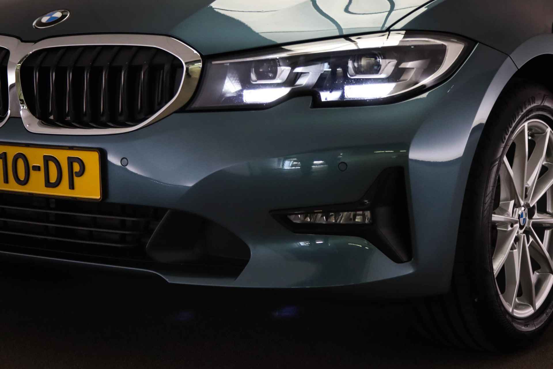 BMW 3-serie 318i Executive Edition | LED | NAVIGATIE | DAB | APPLE | DEALER ONDERHOUDEN - 13/50