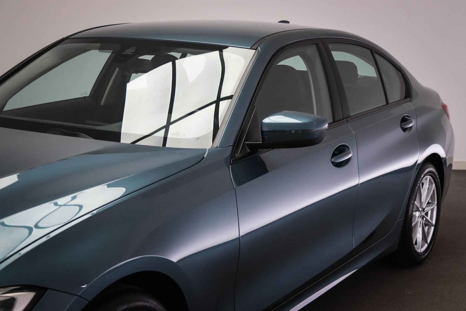 BMW 3-serie 318i Executive Edition | LED | NAVIGATIE | DAB | APPLE | DEALER ONDERHOUDEN - 16/50