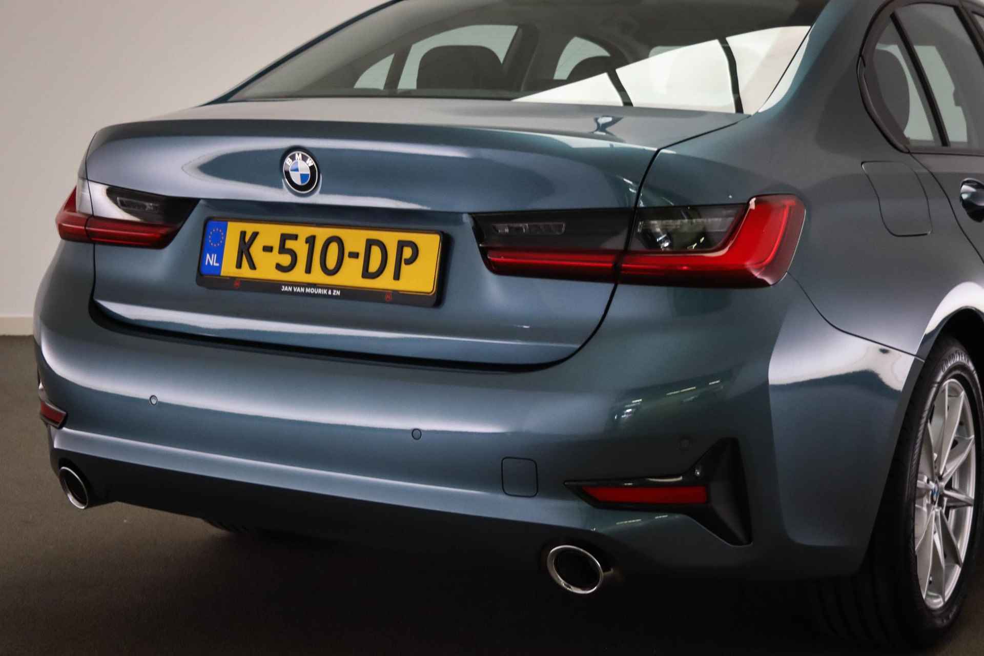BMW 3-serie 318i Executive Edition | LED | NAVIGATIE | DAB | APPLE | DEALER ONDERHOUDEN - 18/50