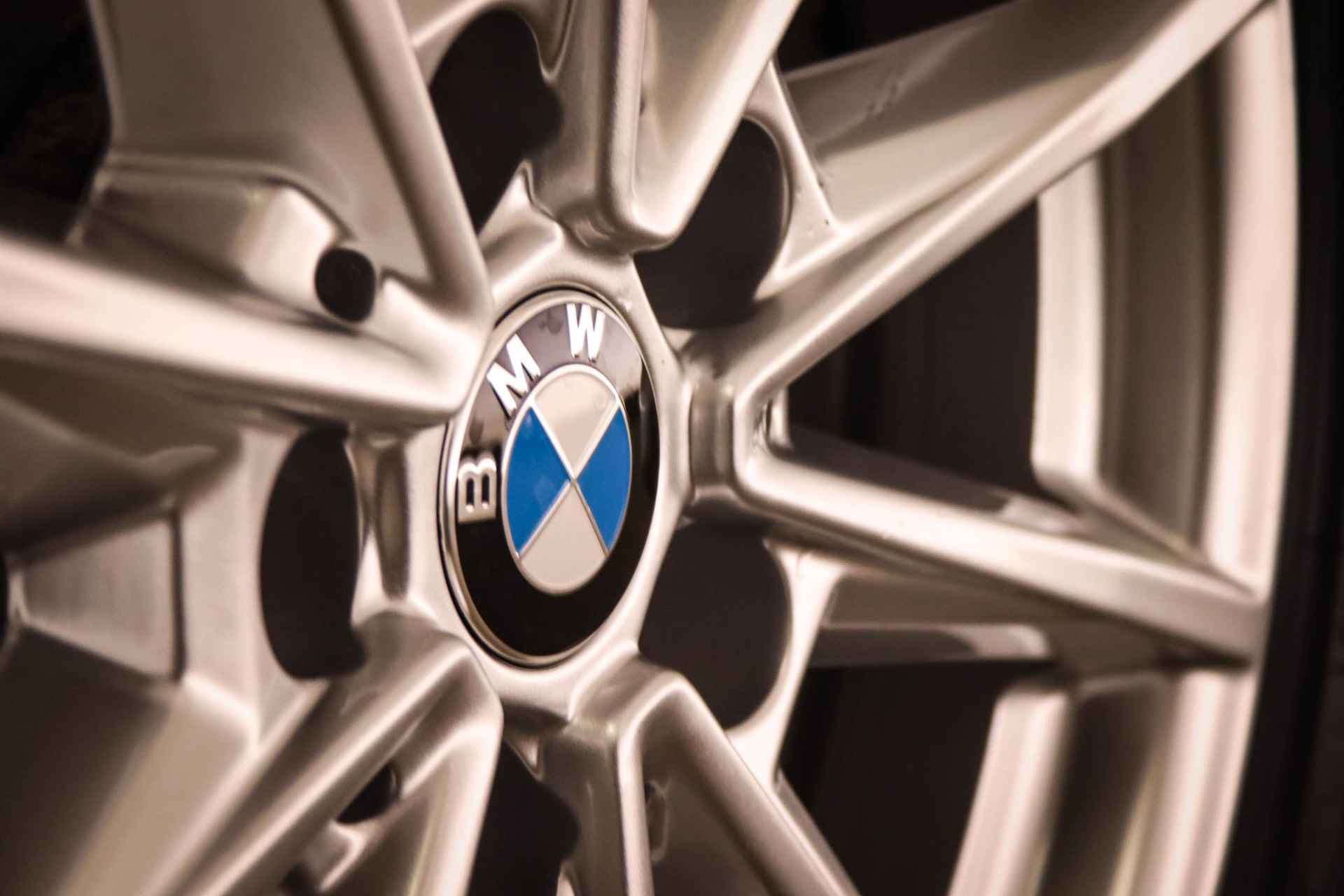 BMW 3-serie 318i Executive Edition | LED | NAVIGATIE | DAB | APPLE | DEALER ONDERHOUDEN - 22/50