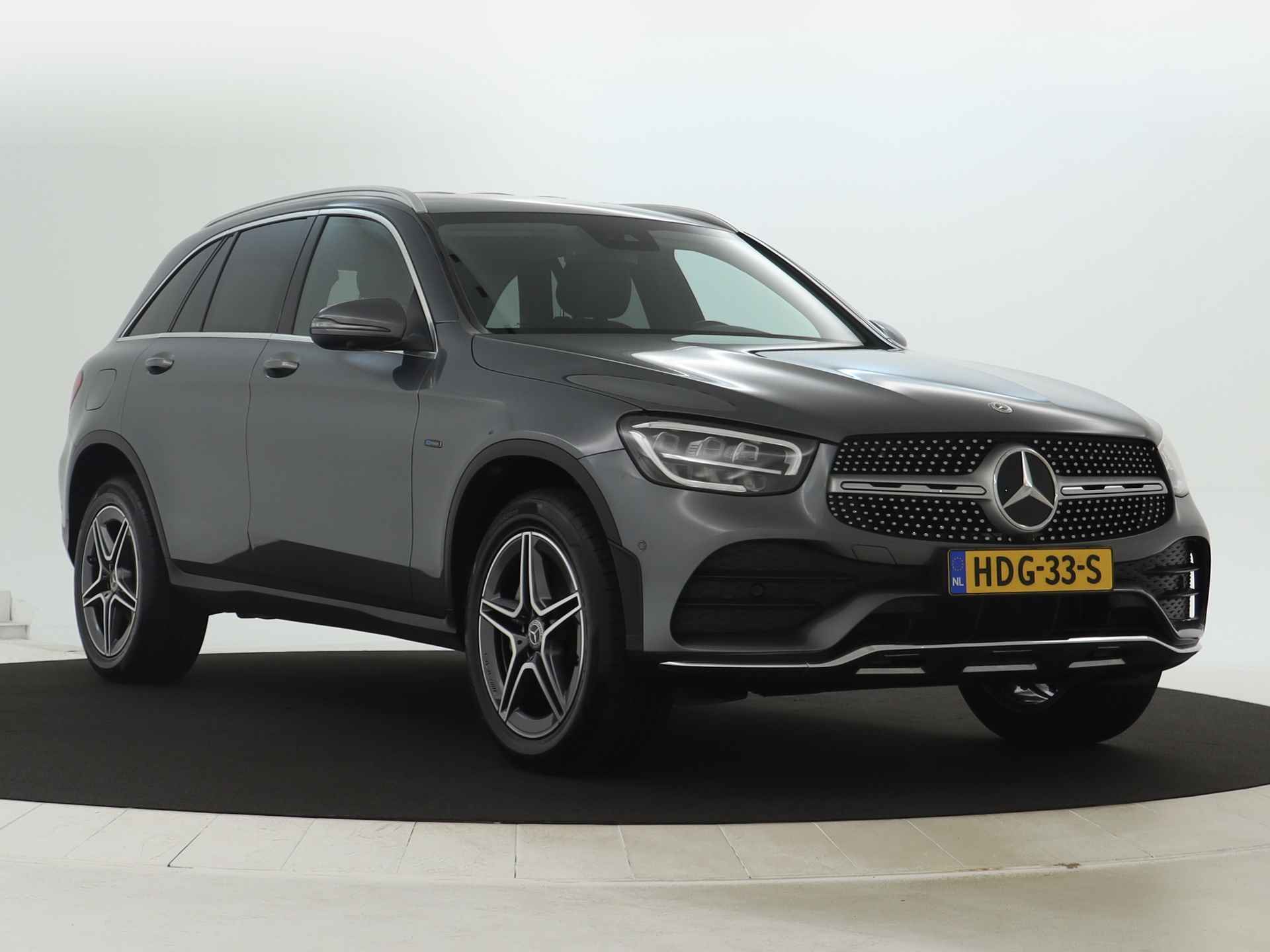 Mercedes-Benz GLC 300 e 4-MATIC AMG Sportpakket | Trekhaak | Dodehoek Ass. | Parkeerpakket | 360 gr. Camera | Apple CarPlay | DAB | Inclusief 24 maanden MB Certified garantie voor Europa. - 4/49