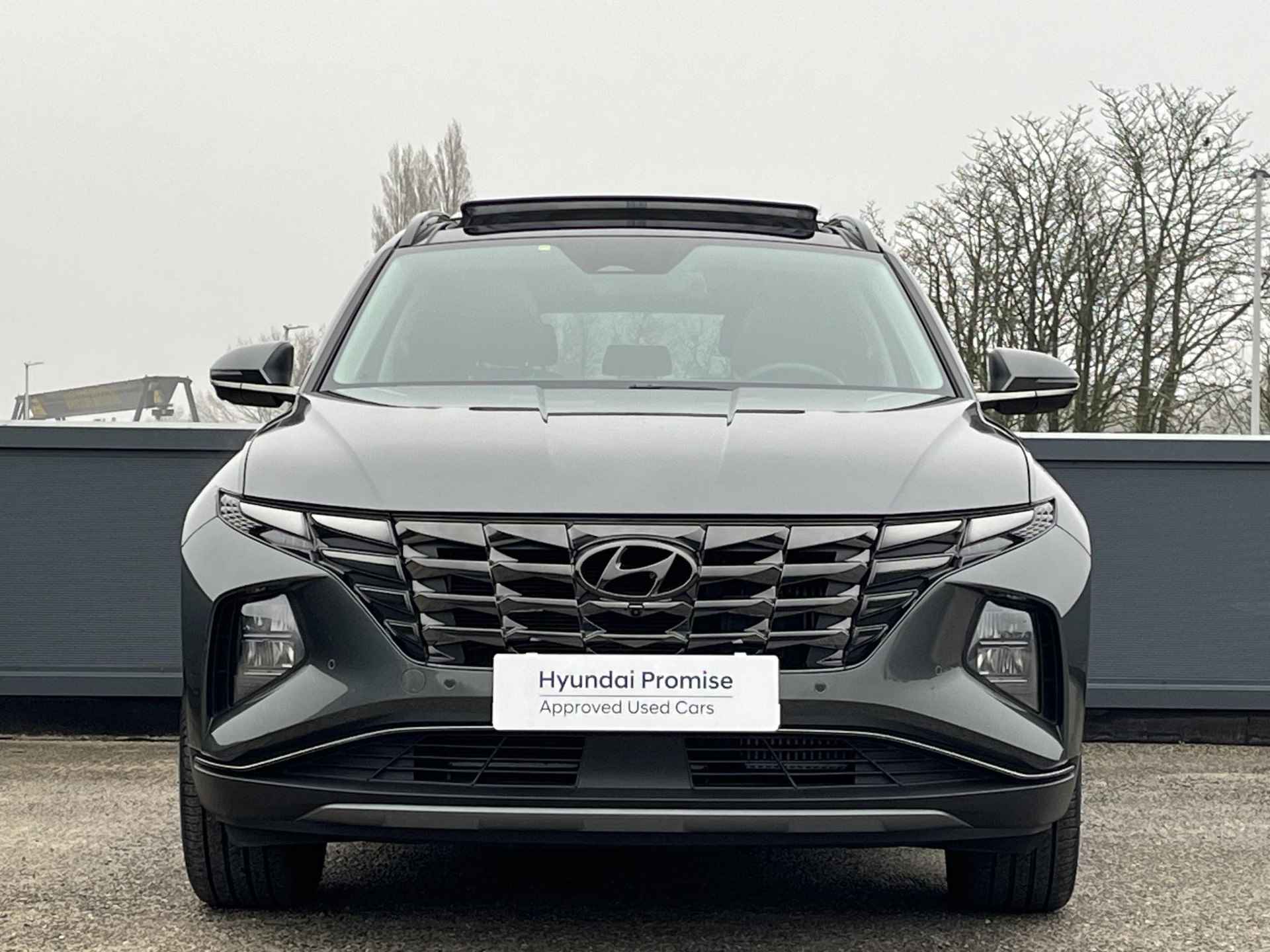 Hyundai Tucson 1.6 T-GDI 230 PK HEV Premium Sky | Schuifkanteldak | Lederen bekleding & Memory | 19'' 2-tone lichtmetalen velgen | Blind spot camera | - 4/65