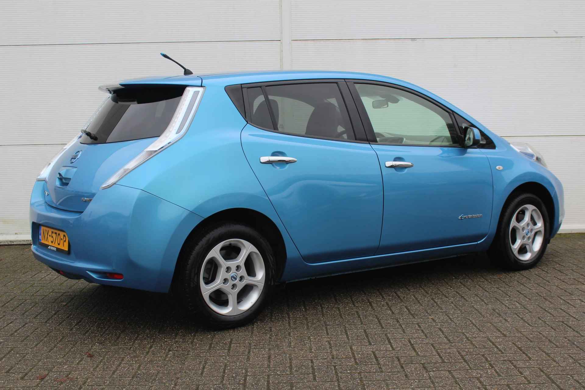 Nissan LEAF 24 kWh / €2000,- Subsidie Mogelijk! / Navigatie / Achteruitrijcamera / Cruise Control / Climate Control / - 3/41