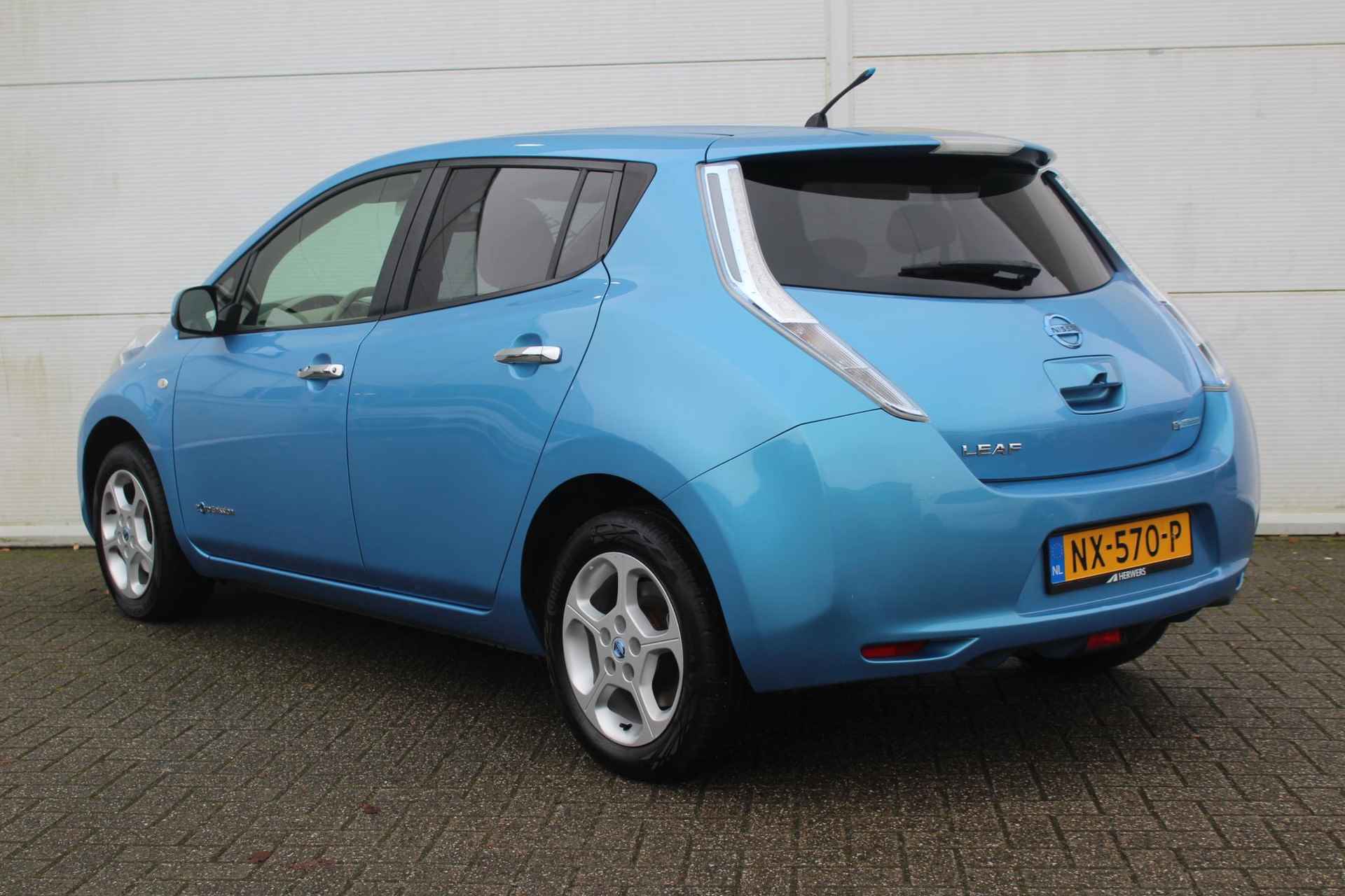 Nissan LEAF 24 kWh / €2000,- Subsidie Mogelijk! / Navigatie / Achteruitrijcamera / Cruise Control / Climate Control / - 15/41