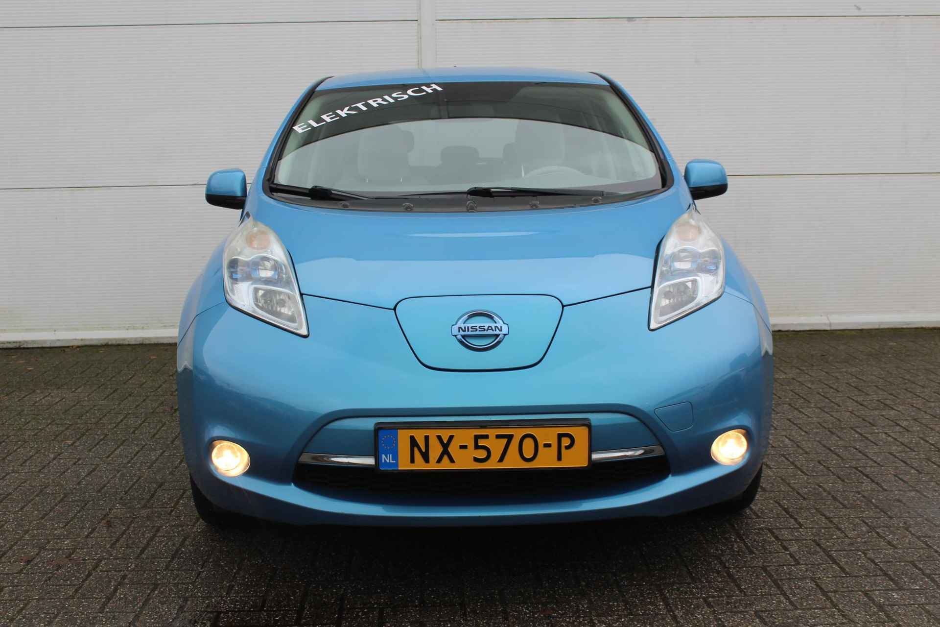 Nissan LEAF 24 kWh / €2000,- Subsidie Mogelijk! / Navigatie / Achteruitrijcamera / Cruise Control / Climate Control / - 38/41