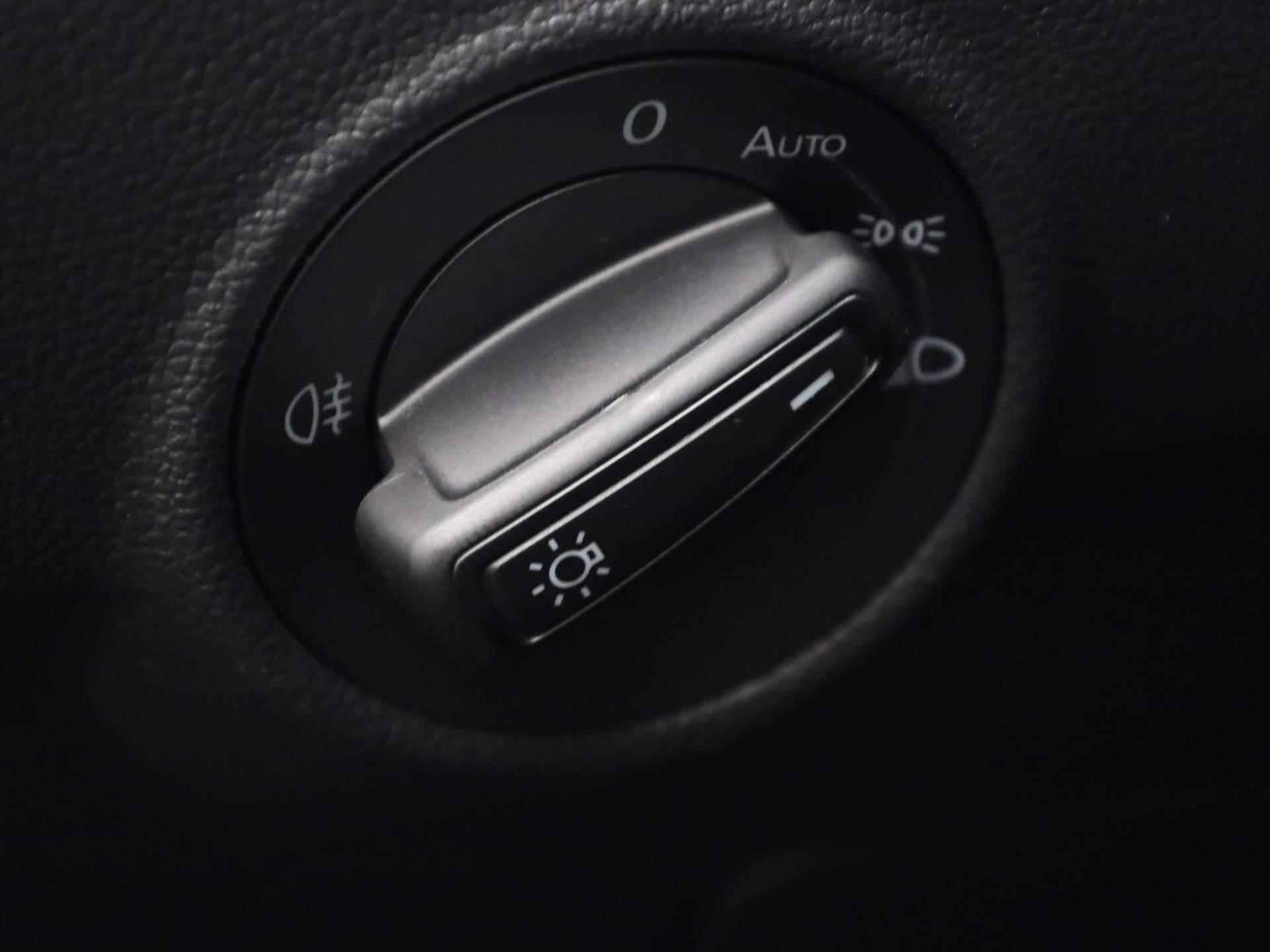 Volkswagen T-Roc 1.0TSI/110PK Life · Navigatie · Parkeersensoren · Stoelverwarming - 21/38