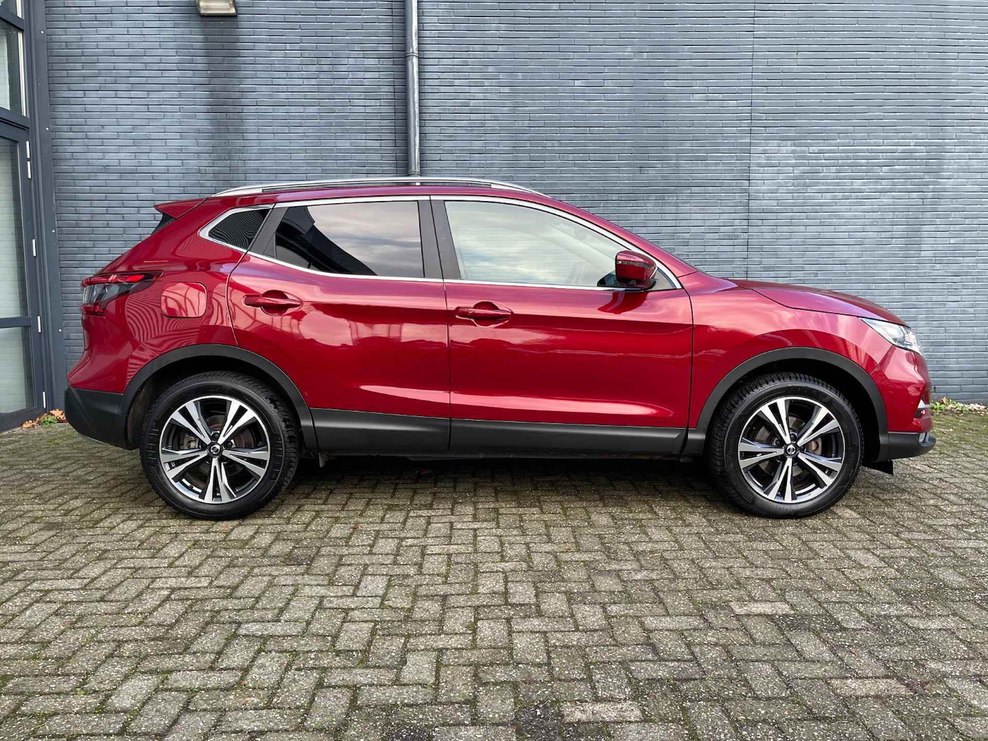 NISSAN Qashqai 1.3 DIG-T 140pk N-Connecta | Panoramadak | Navigatie & Carplay | Trekhaak 1300kg | 360 Parkeercamera | Cruisecontrol | Climatecontrol | - 3/39