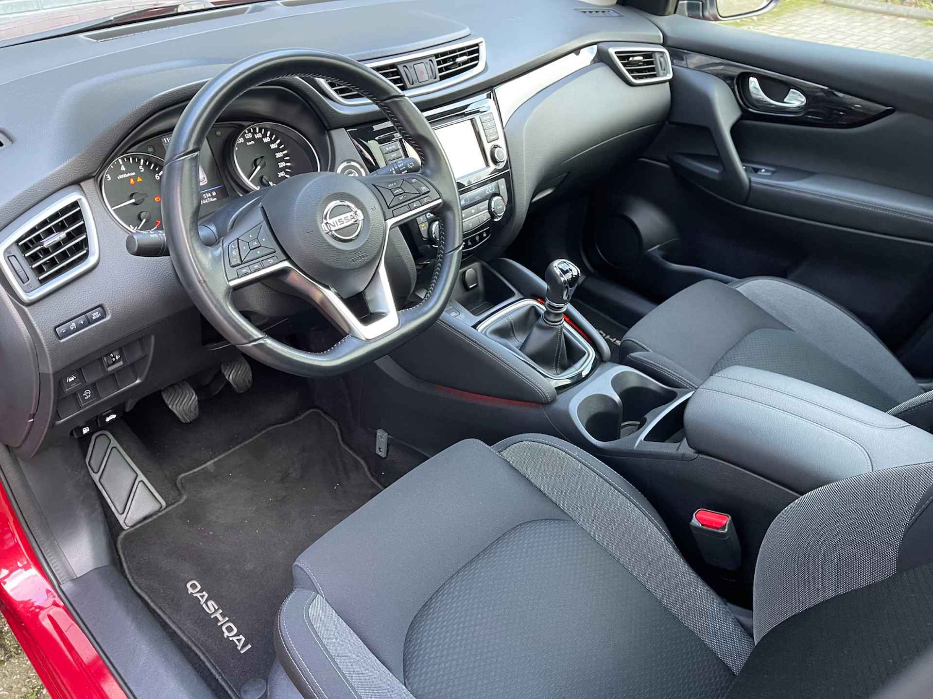 NISSAN Qashqai 1.3 DIG-T 140pk N-Connecta | Panoramadak | Navigatie & Carplay | Trekhaak 1300kg | 360 Parkeercamera | Cruisecontrol | Climatecontrol | - 4/39