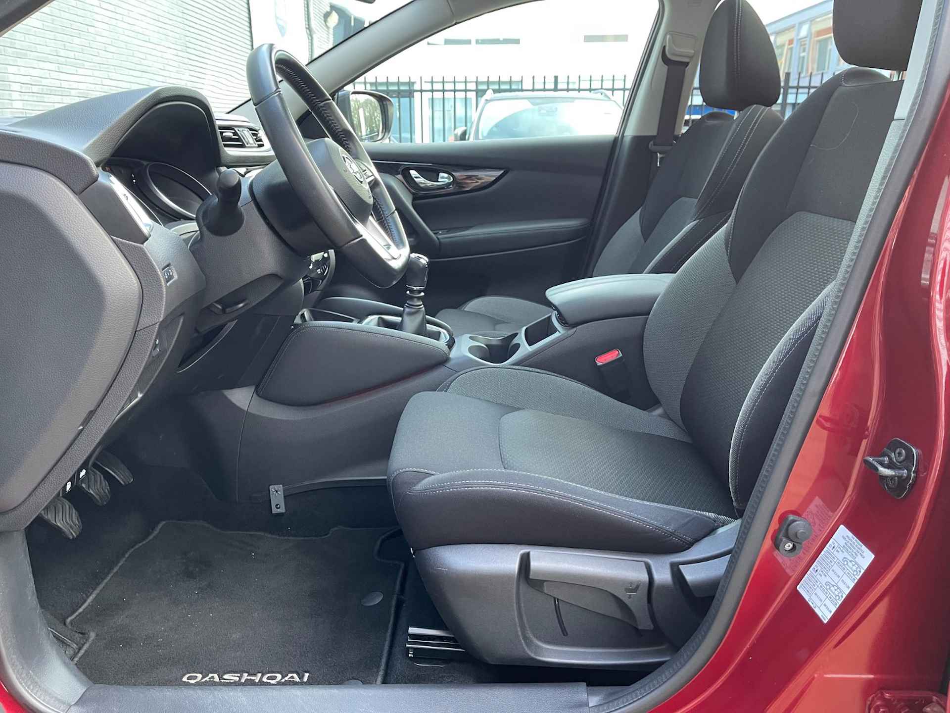 NISSAN Qashqai 1.3 DIG-T 140pk N-Connecta | Panoramadak | Navigatie & Carplay | Trekhaak 1300kg | 360 Parkeercamera | Cruisecontrol | Climatecontrol | - 14/39