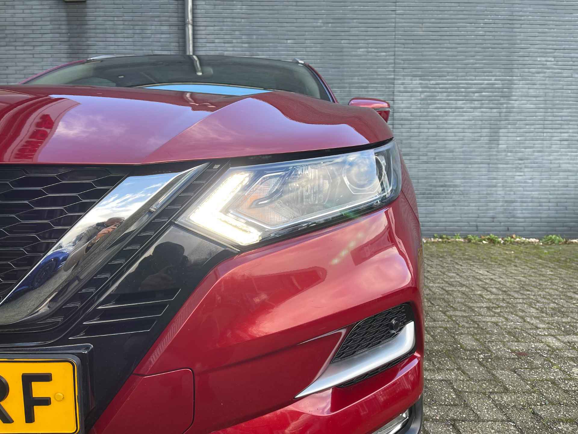 NISSAN Qashqai 1.3 DIG-T 140pk N-Connecta | Panoramadak | Navigatie & Carplay | Trekhaak 1300kg | 360 Parkeercamera | Cruisecontrol | Climatecontrol | - 24/39