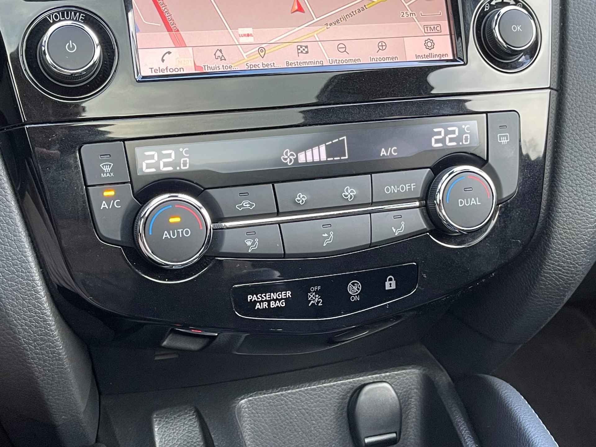 NISSAN Qashqai 1.3 DIG-T 140pk N-Connecta | Panoramadak | Navigatie & Carplay | Trekhaak 1300kg | 360 Parkeercamera | Cruisecontrol | Climatecontrol | - 36/39