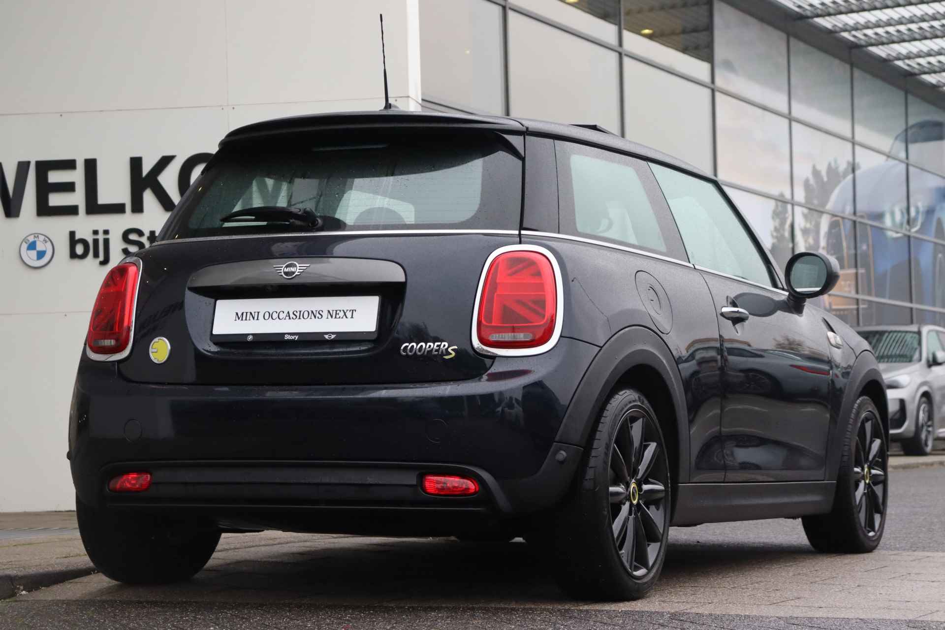 MINI Electric Yours / Panoramadak / Achteruitrijcamera / Adaptieve LED / Sportstoelen / Comfort Access / Apple CarPlay - 13/33