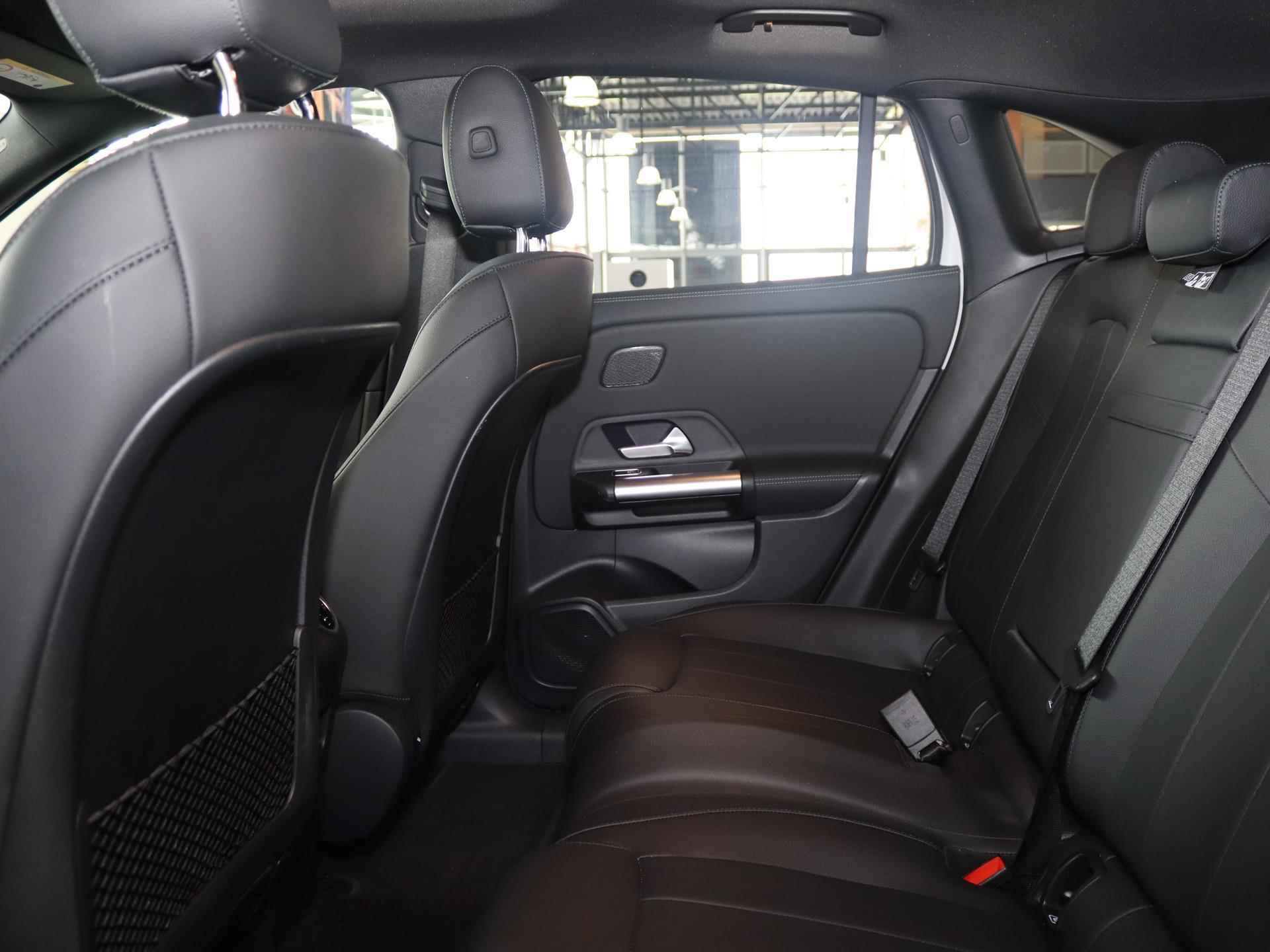 Mercedes-Benz EQA 250 Luxury Line | Panorama-schuifdak | Achteruitrijcamera | Stoelverwarming | Cruise control - 21/33