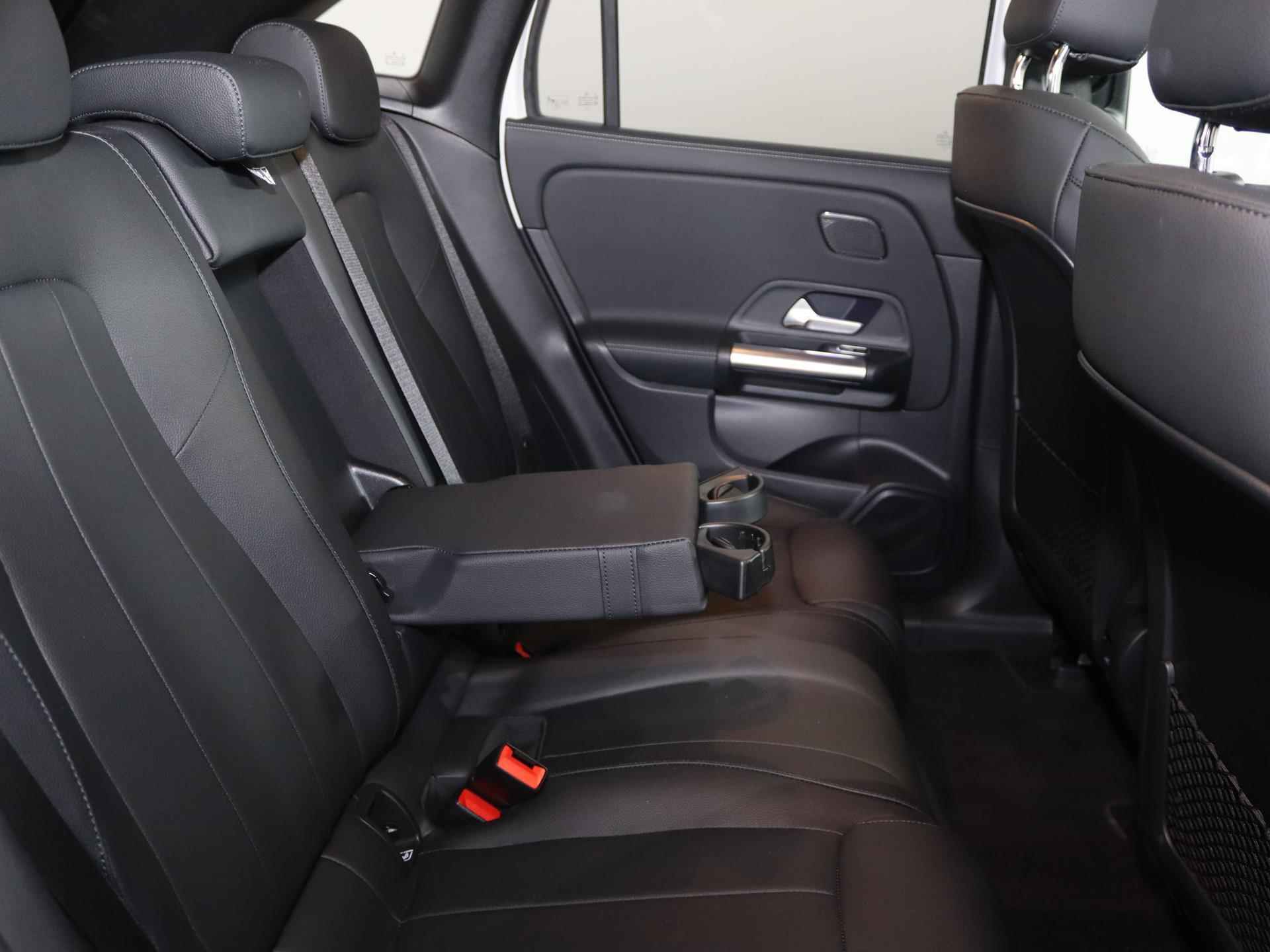 Mercedes-Benz EQA 250 Luxury Line | Panorama-schuifdak | Achteruitrijcamera | Stoelverwarming | Cruise control - 25/33