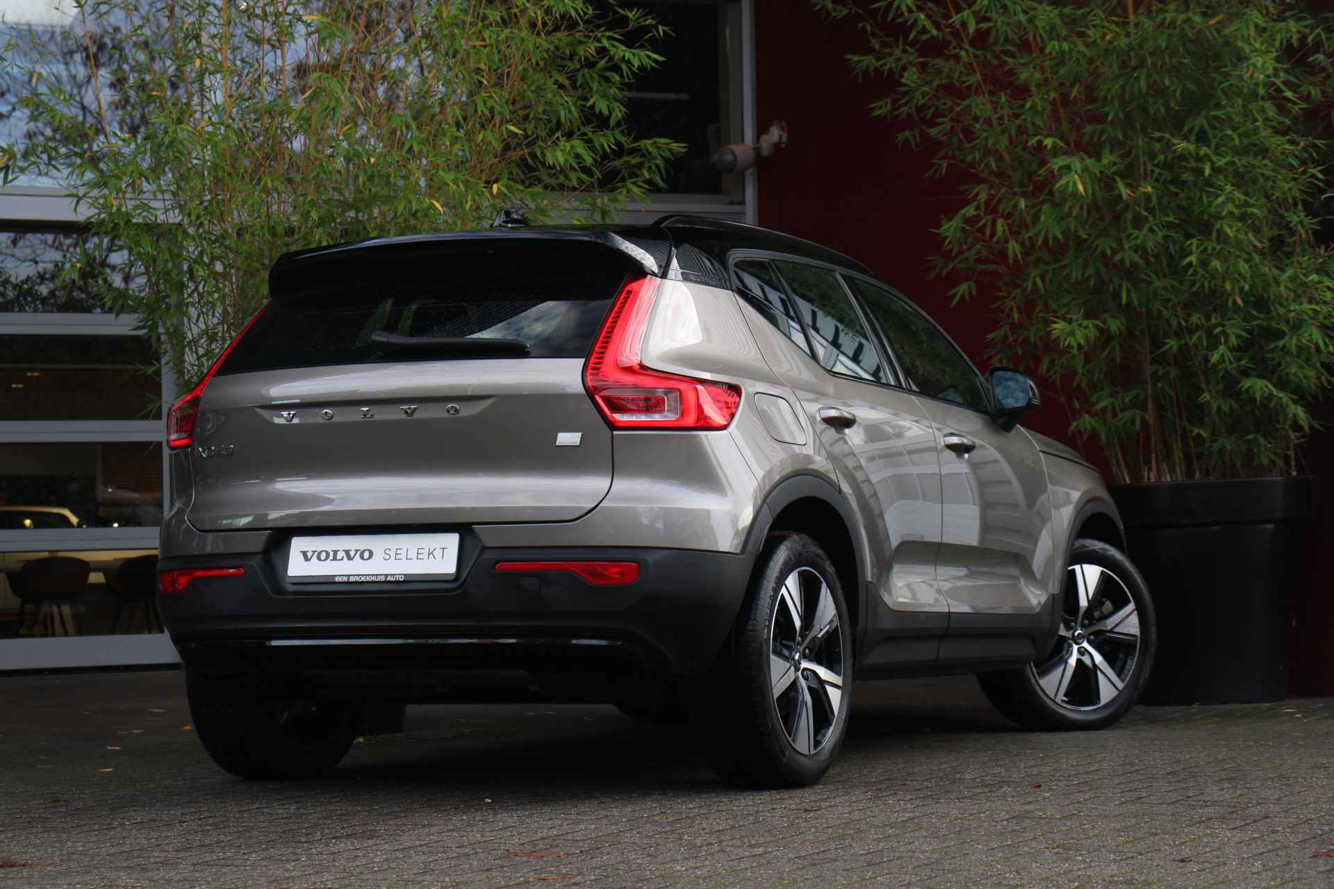 Volvo XC40 T4 Recharge R-Design | Adaptive Cruise | Camera | Harman/Kardon | Stuur/stoelverwarming - 3/24