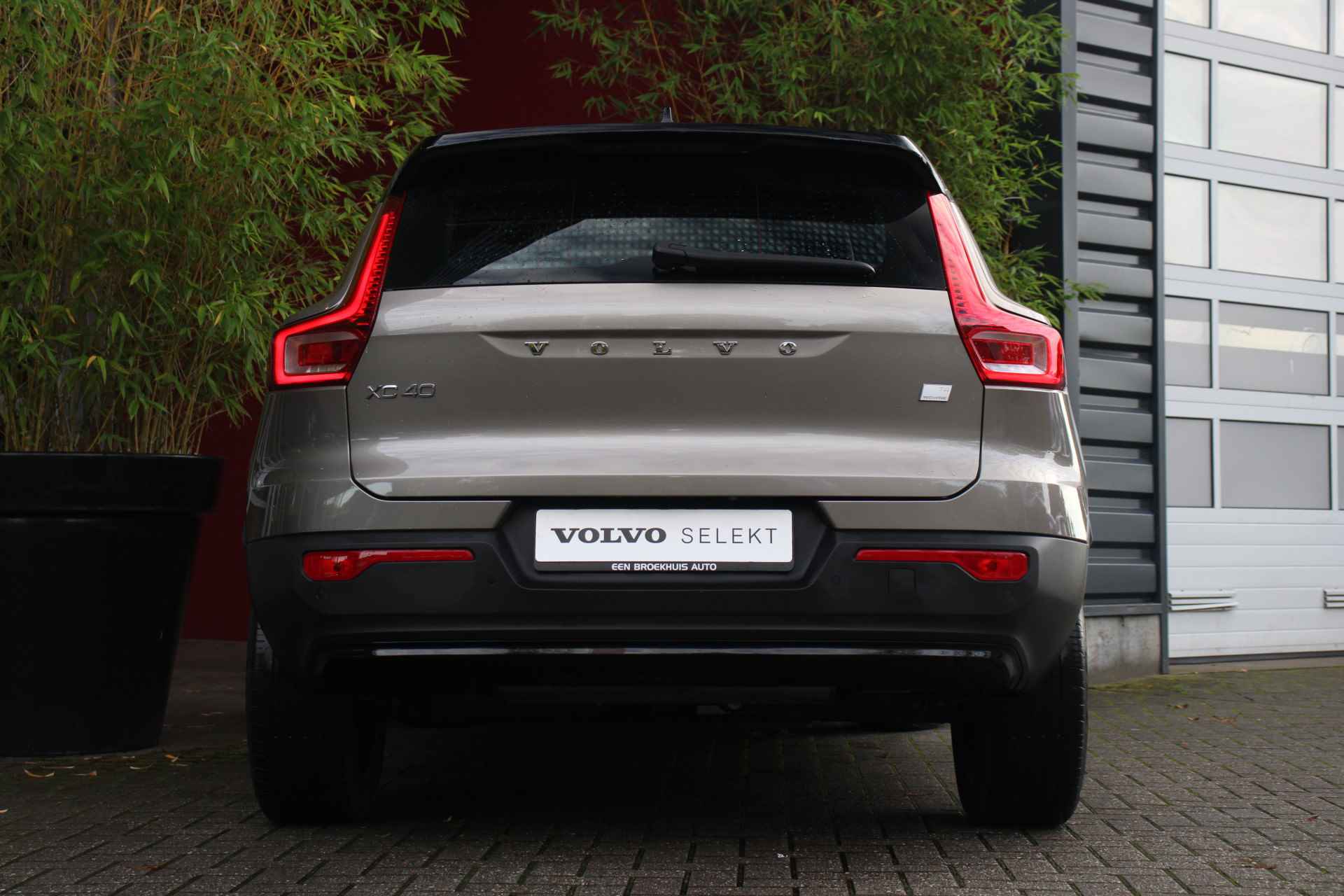 Volvo XC40 T4 Recharge R-Design | Adaptive Cruise | Camera | Harman/Kardon | Stuur/stoelverwarming - 10/24