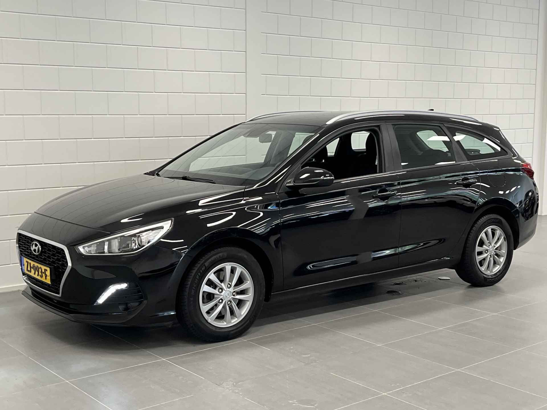 Hyundai i30 Wagon 1.4 T-GDI Comfort AUTOMAAT!! | NAVIGATIE | CLIMATE CONTROL | LICHTMETALEN VELGEN | RUIME STATIONWAGON - 4/41