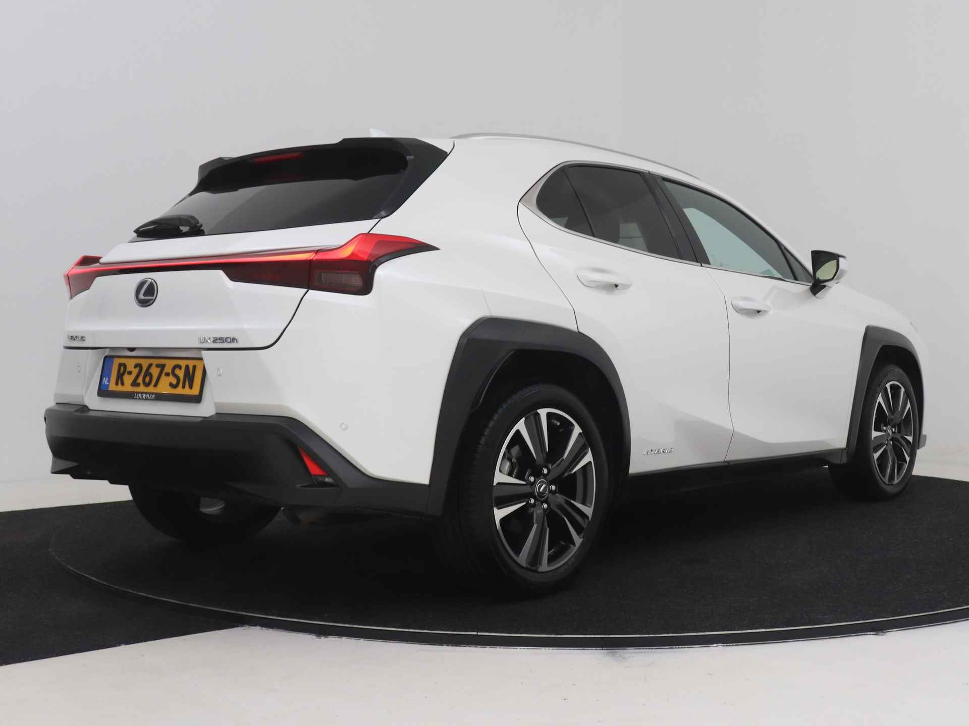 Lexus UX 250h Executive Line Limited | Apple Carplay/ Android Auto | Stoelverwarming en -ventilatie | Safety System+ | - 3/59