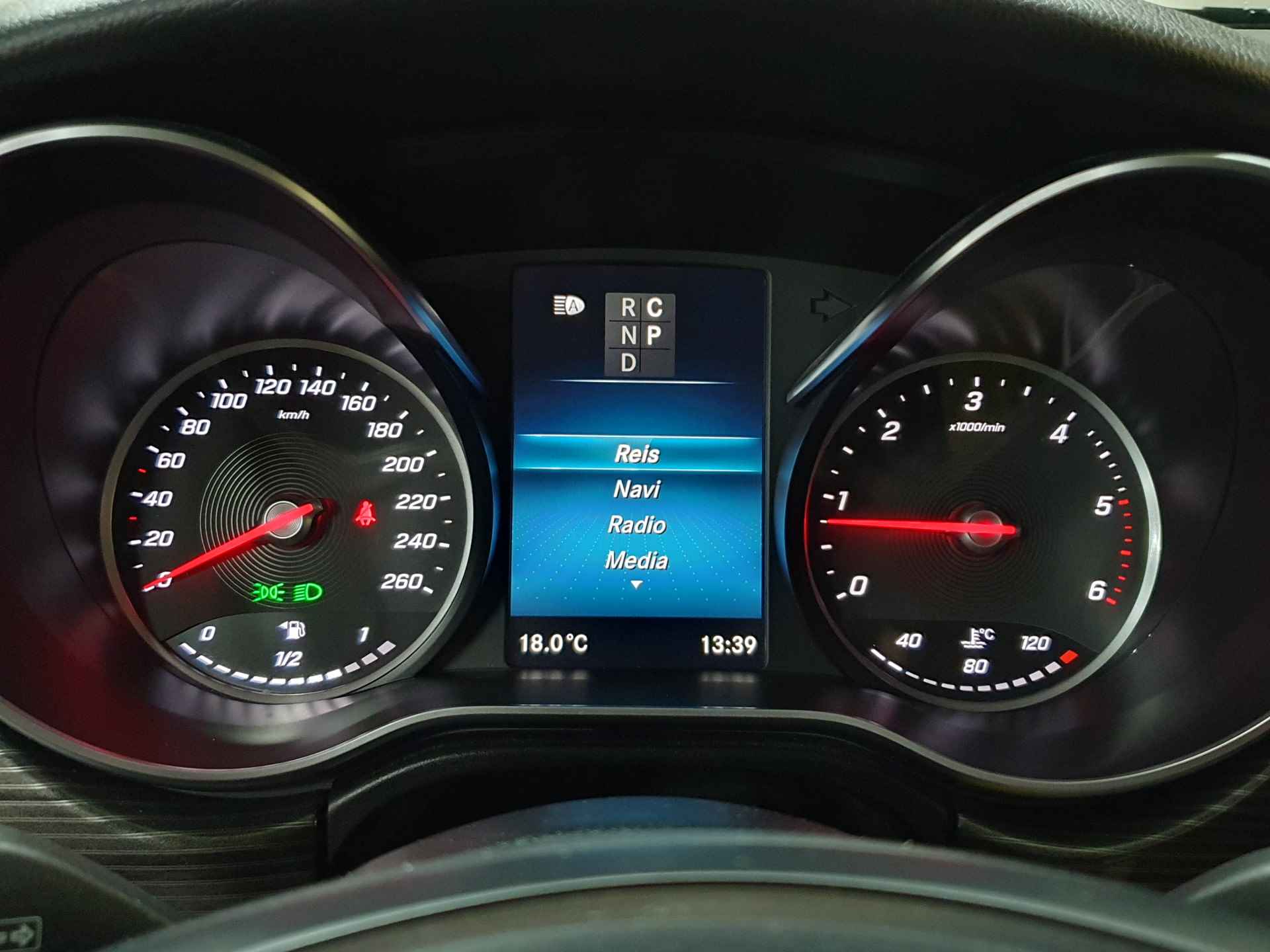 Mercedes-Benz V-Klasse 250d 190pk Lang Avantgarde 7P | LED intel | Leer | 2x el.Schuifdeur | Automaat | Navi | Apple en Android | Cruise - 15/48