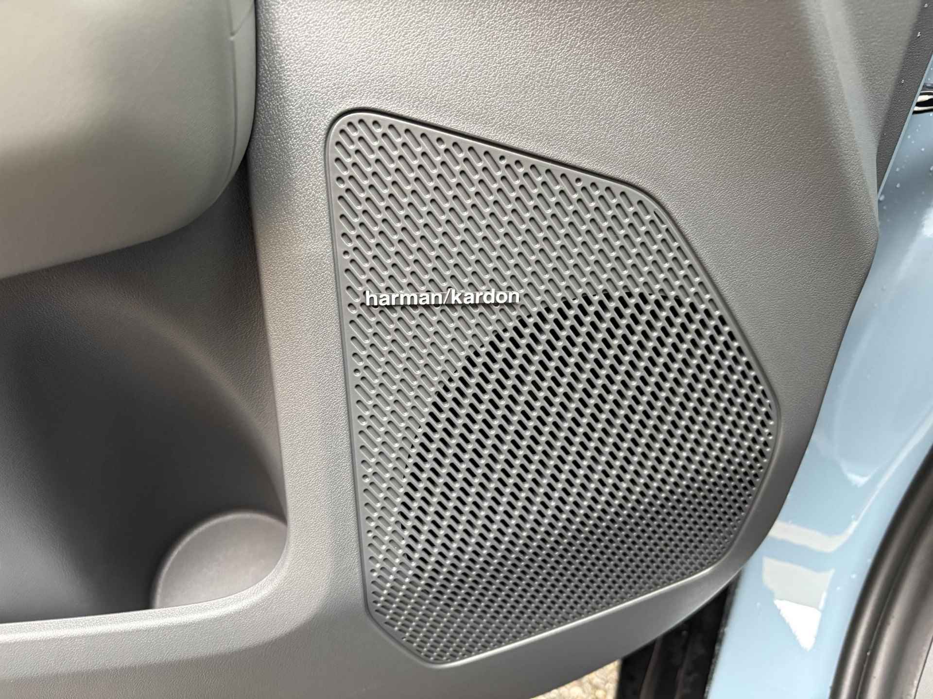 Kia EV3 Plus Advanced 81.4 kWh FROST BLUE | VEGAN LEDEREN STOELBEKLEDING | AUTO ACHTERKLEP | HARMAN KARDON SOUND SYSTEM | SCHUIF KANTEL DAK | 19 INCH LICHTMETALEN VELGEN - 21/46