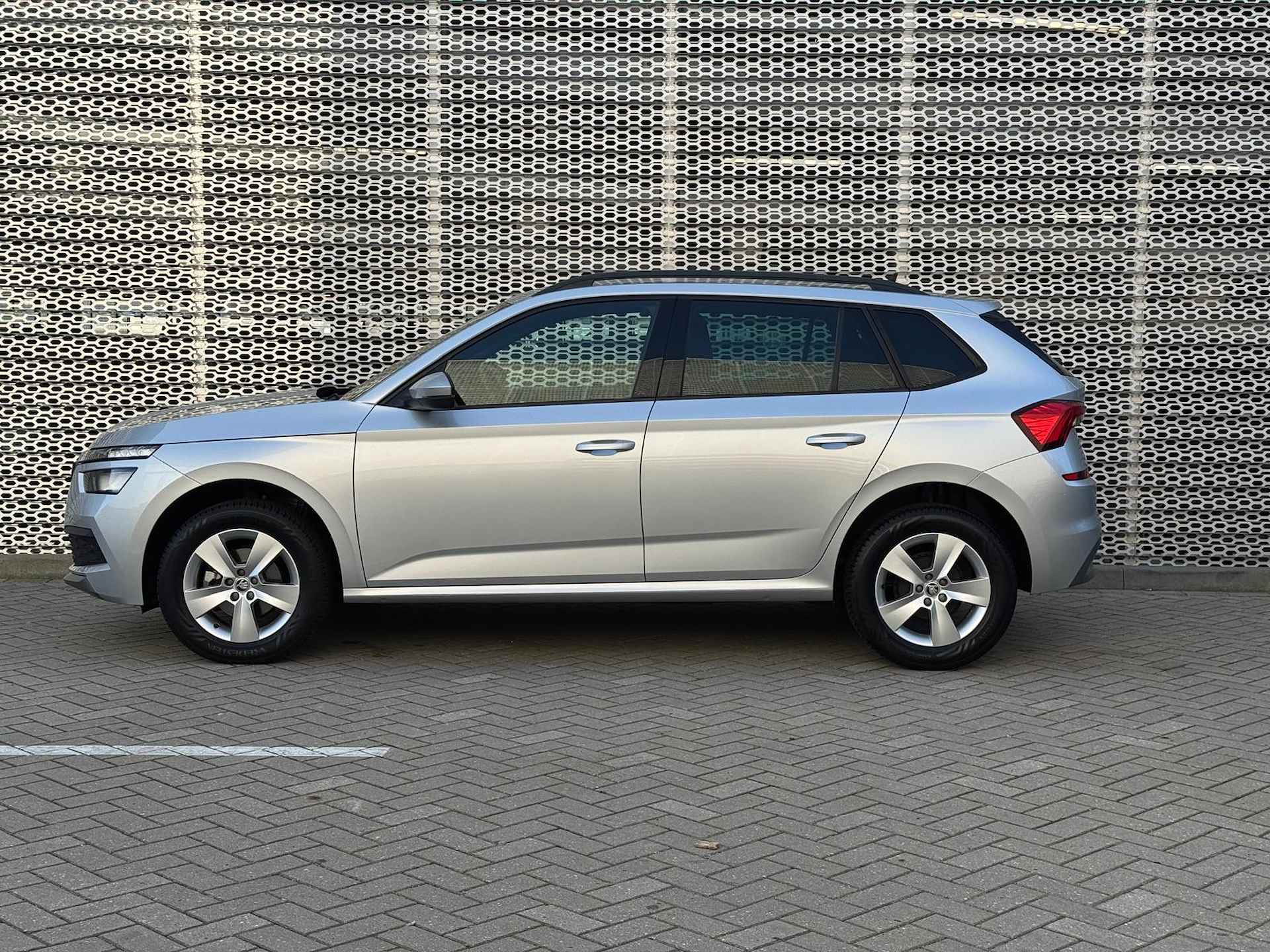 Škoda Kamiq 1.0 TSI Sport Business P4 - 5/27