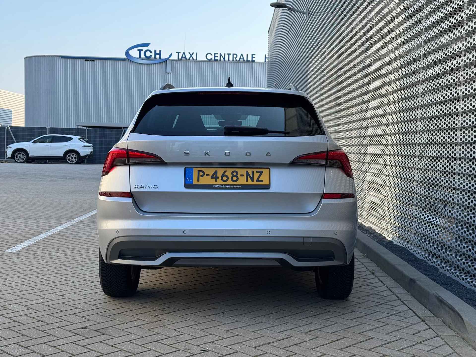 Škoda Kamiq 1.0 TSI Sport Business P4 - 27/27