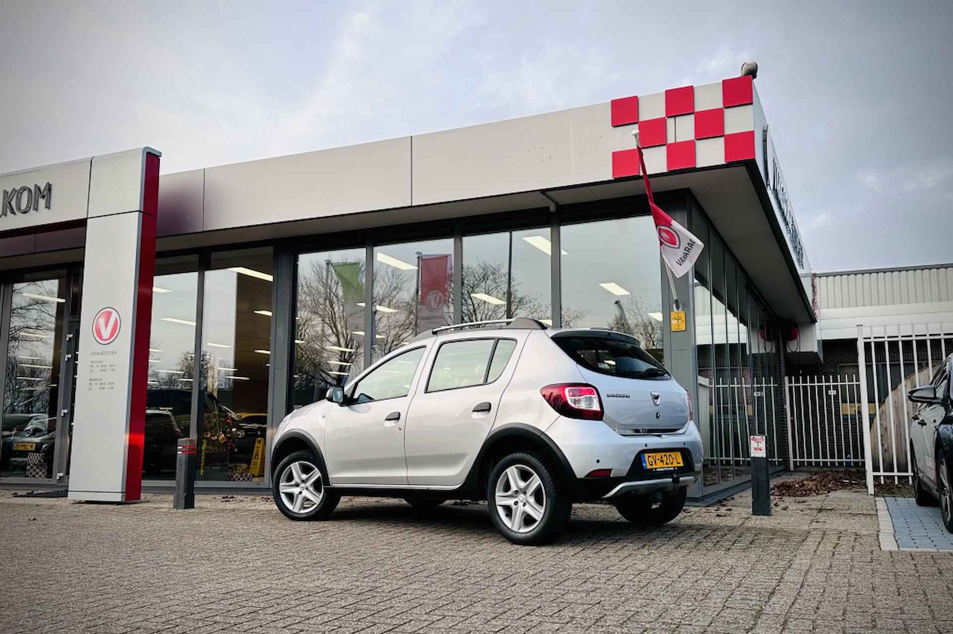 Dacia Sandero 0.9 TCe Stepway Laureate / TREKHAAK / AIRCO / PARKEERSENSOREN - 6/24