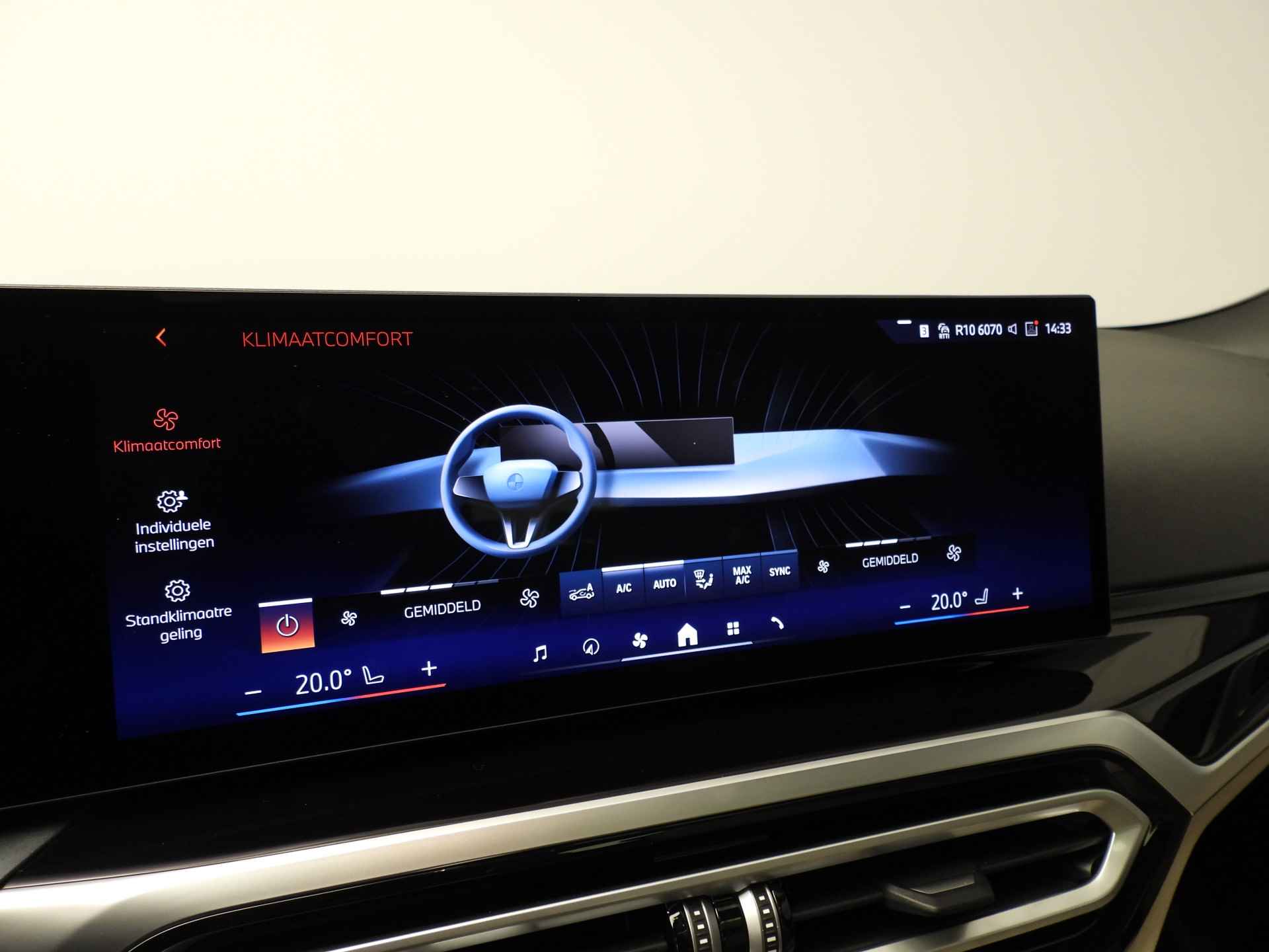 BMW i4 eDrive40 high Executive M-Sportpakket / LED / Leder / Navigatie / Trekhaak / Schuifdak / Keyles go / Sportstoelen / DAB / Hifi speakers / Alu 19 inch - 14/46