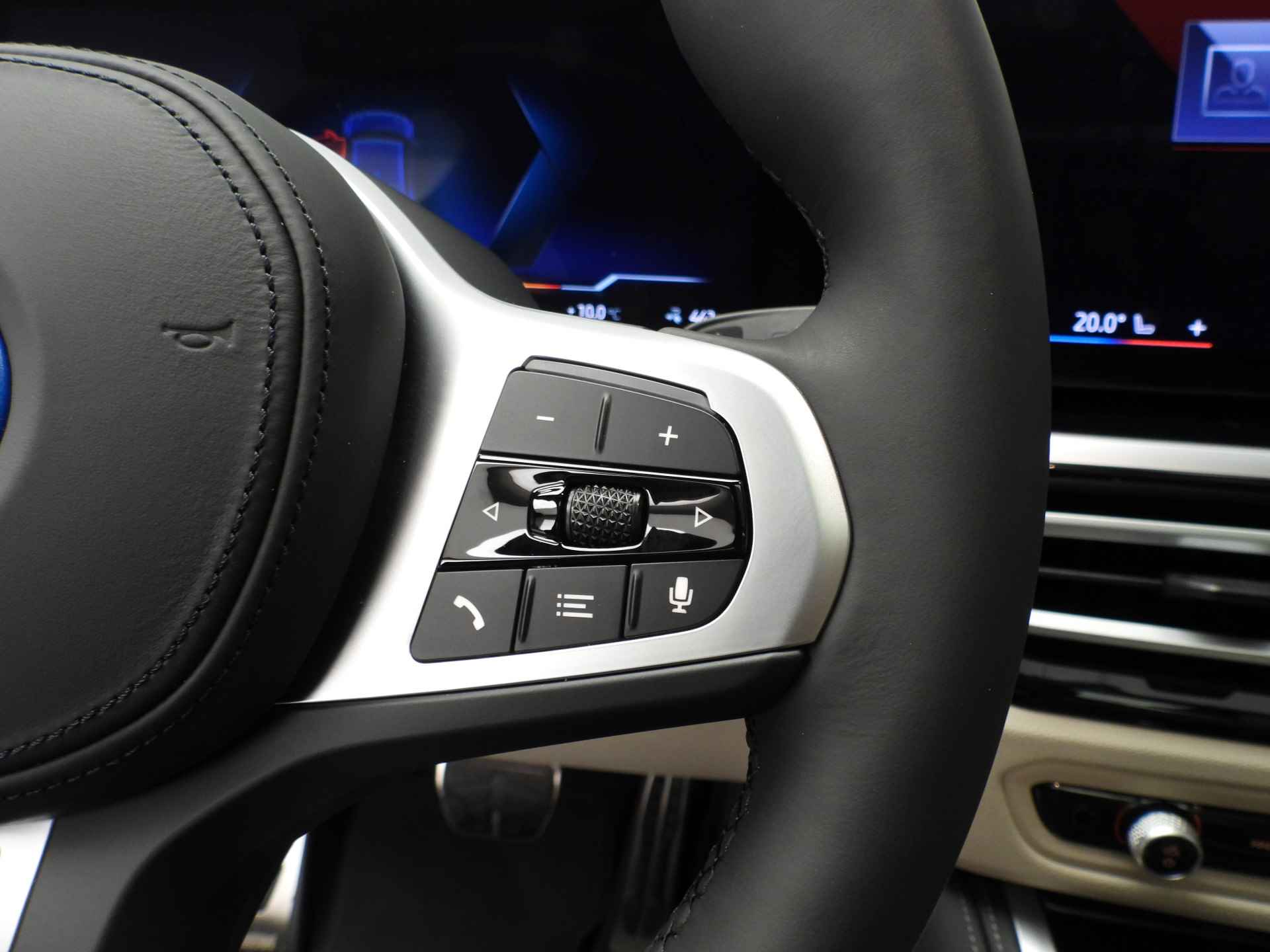 BMW i4 eDrive40 high Executive M-Sportpakket / LED / Leder / Navigatie / Trekhaak / Schuifdak / Keyles go / Sportstoelen / DAB / Hifi speakers / Alu 19 inch - 15/46