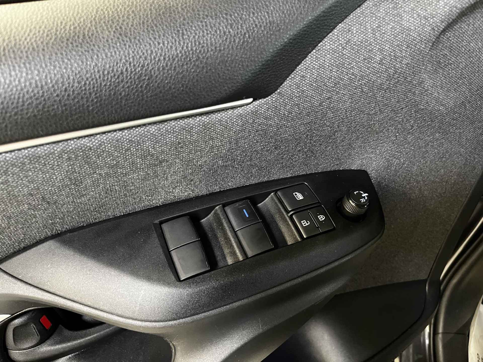 Toyota Yaris 1.5 Hybrid Active Limited | Apple Carplay / Android Auto | Camera | Stoelverwarming | - 10/32