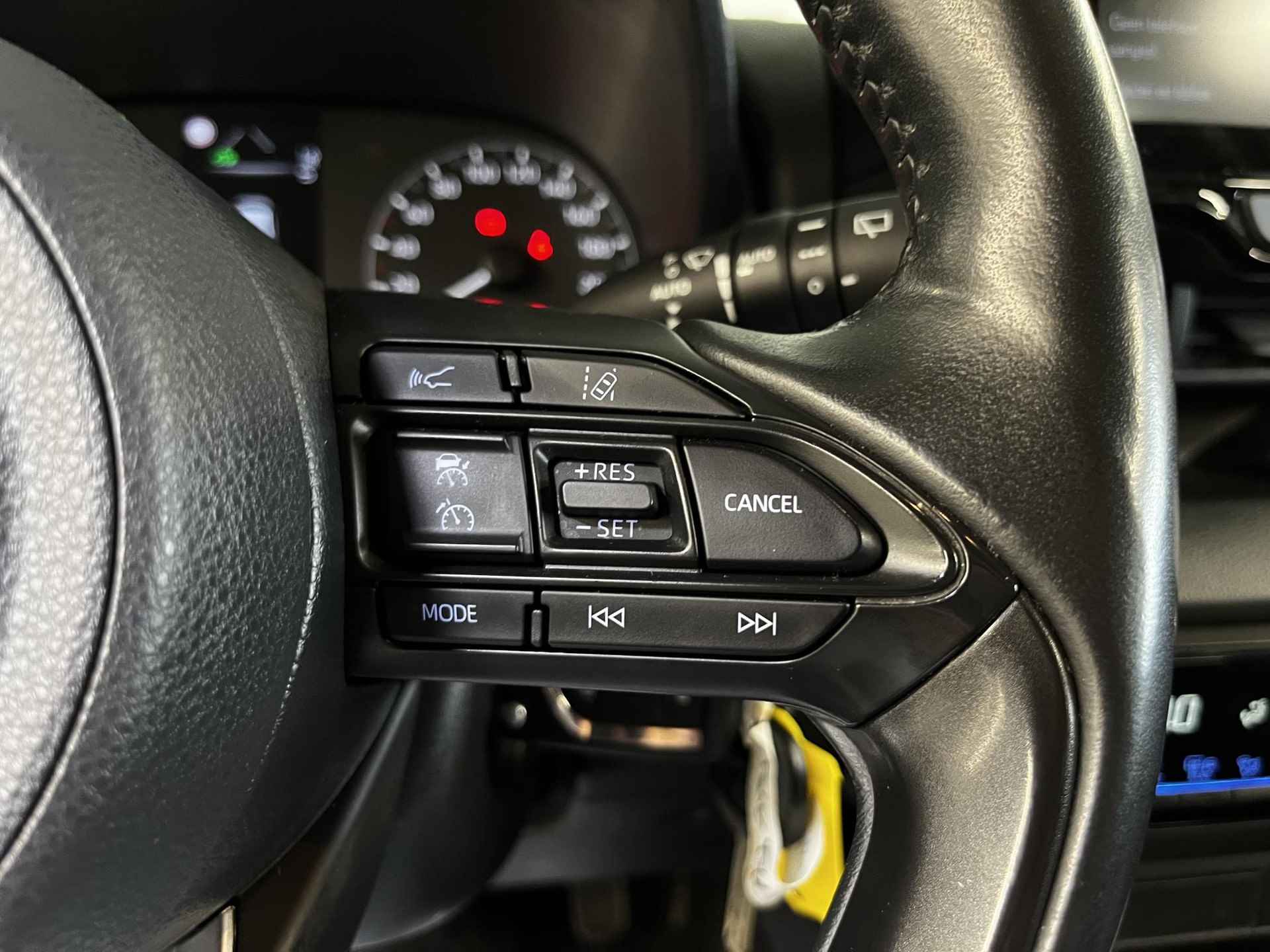 Toyota Yaris 1.5 Hybrid Active Limited | Apple Carplay / Android Auto | Camera | Stoelverwarming | - 13/32