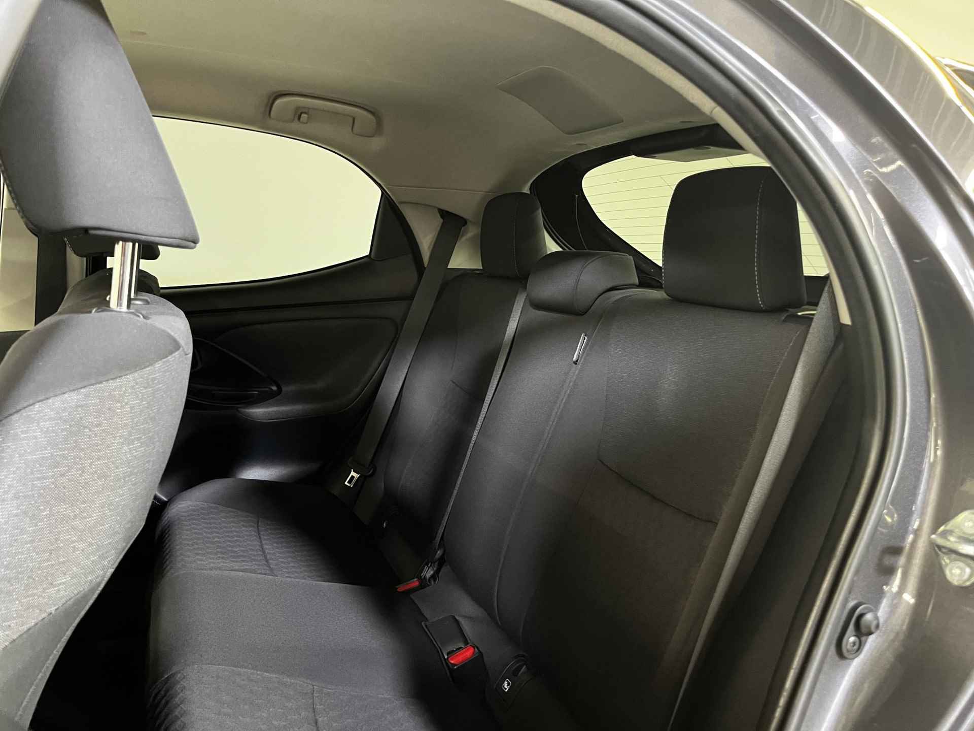 Toyota Yaris 1.5 Hybrid Active Limited | Apple Carplay / Android Auto | Camera | Stoelverwarming | - 21/32