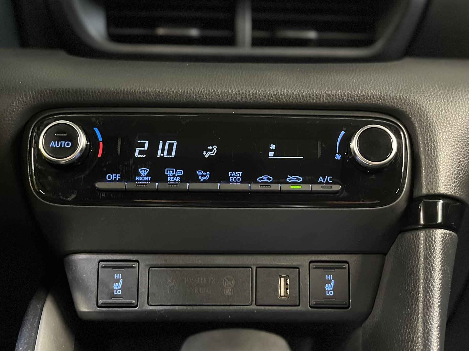 Toyota Yaris 1.5 Hybrid Active Limited | Apple Carplay / Android Auto | Camera | Stoelverwarming | - 25/32