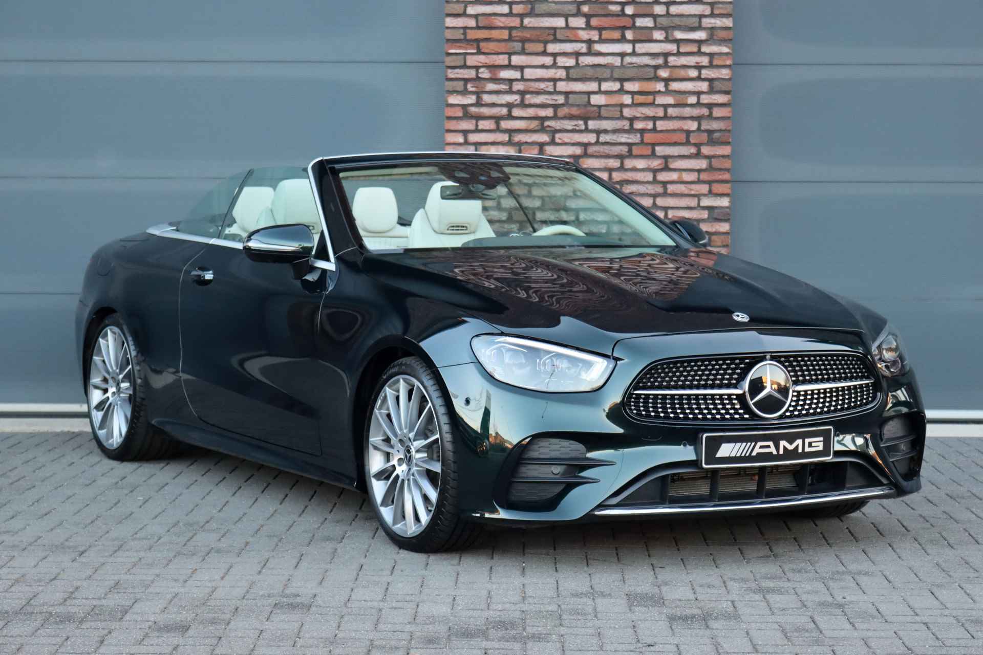 Mercedes-Benz E-Klasse Cabrio 450 4MATIC AMG Line Aut9 | Airmatic | Distronic+ | Carbon | Stoelventilatie | Verwarmd Stuurwiel | Burmester | HUD | Airscarf | Soft-Close | Memory | Massage | - 4/51