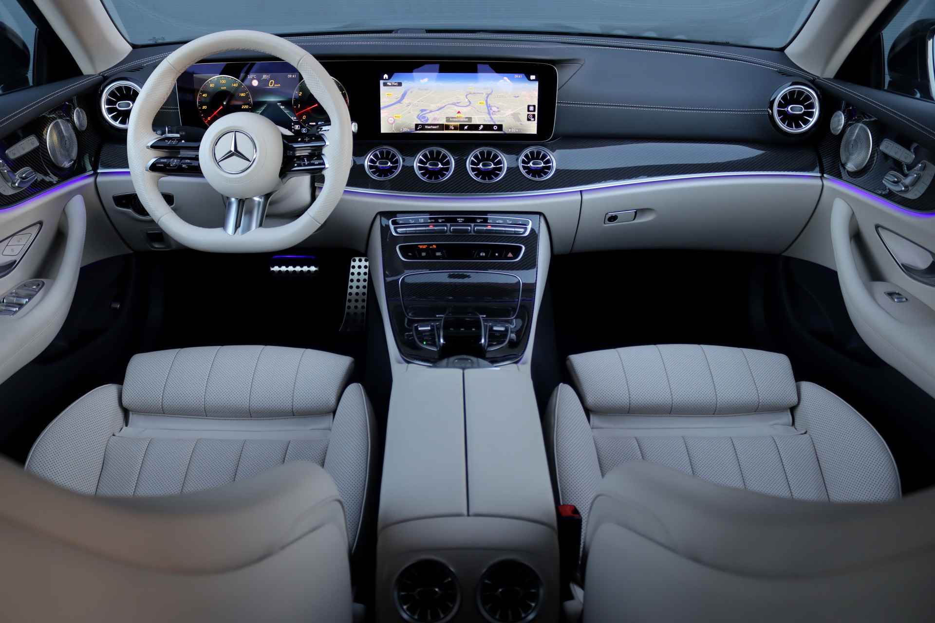 Mercedes-Benz E-Klasse Cabrio 450 4MATIC AMG Line Aut9 | Airmatic | Distronic+ | Carbon | Stoelventilatie | Verwarmd Stuurwiel | Burmester | HUD | Airscarf | Soft-Close | Memory | Massage | - 11/51