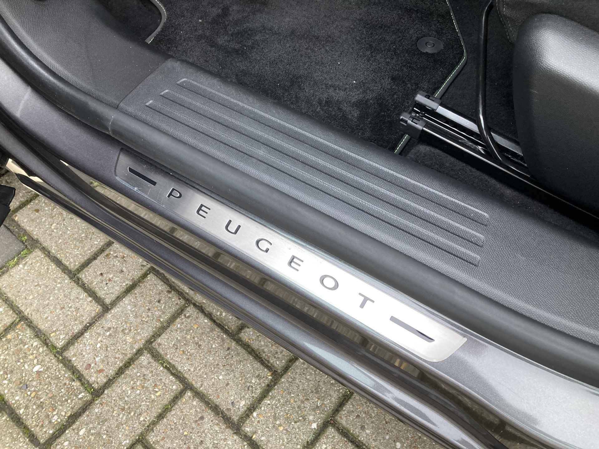 Peugeot 2008 1.2 PureTech GT-Line | Camera | Carplay | PDC | i-Cockpit | Rijklaarprijs incl. garantie! - 14/35