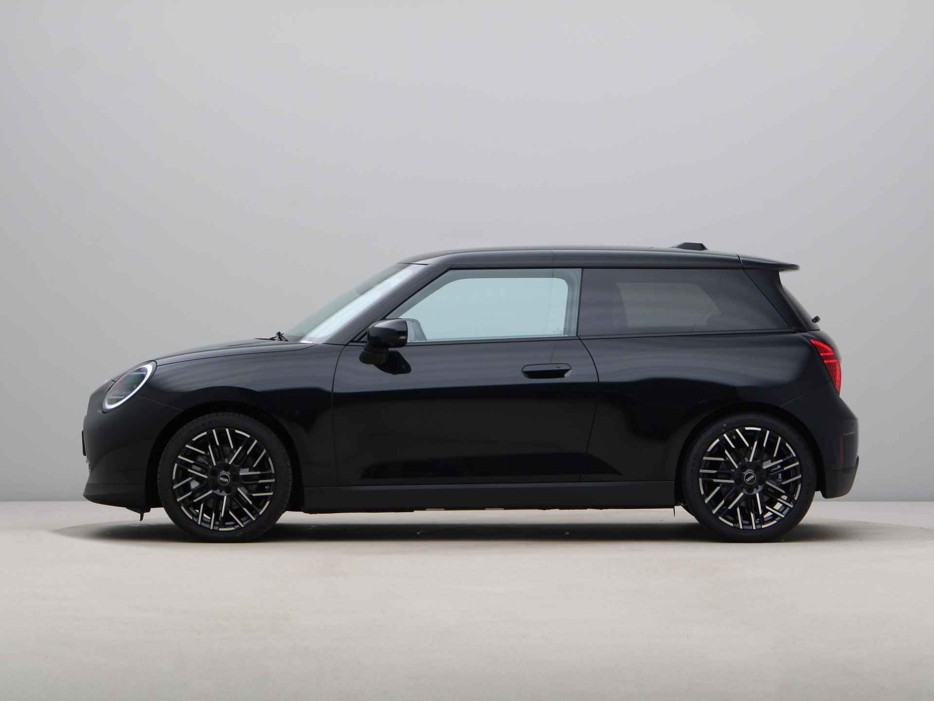 MINI Cooper E Favoured Pakket L PRIVATE LEASE EUR 470,- (48 mnd/10.000 km) - 9/26