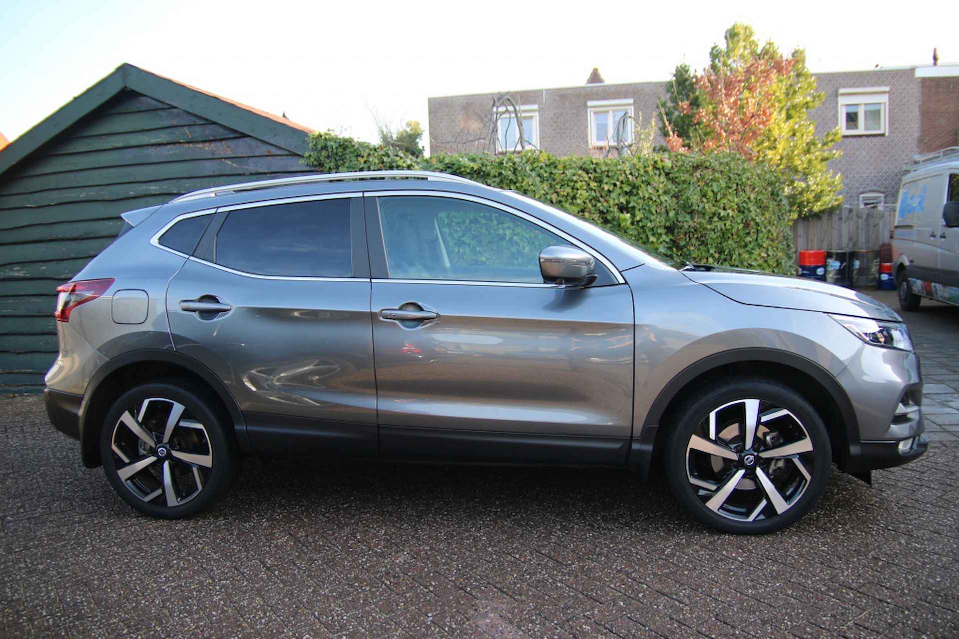 Nissan Qashqai 1.3 DIG-T Premium Ed | Apple carplay | Leer | ACC | Pano | 360 C - 2/33