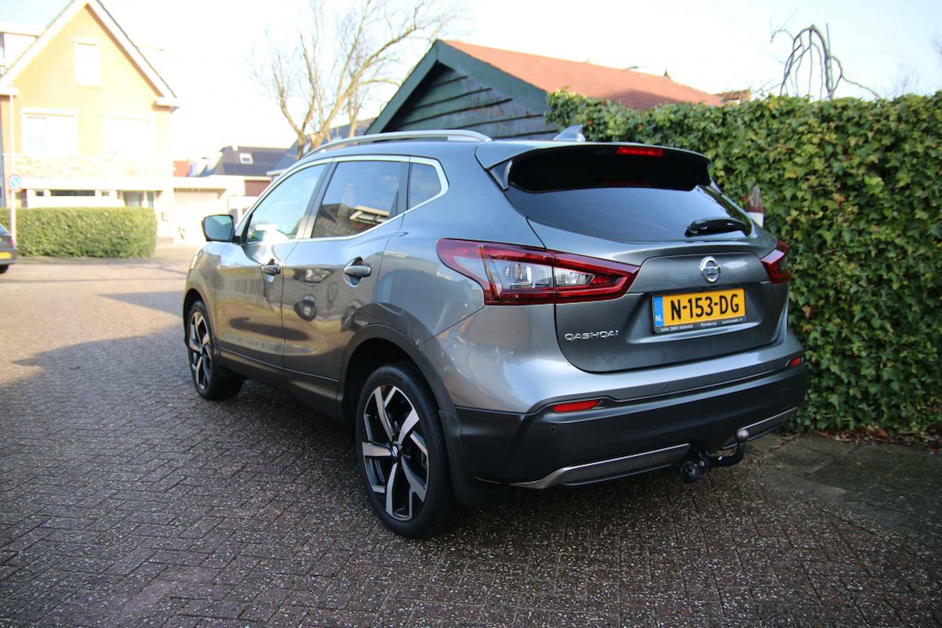 Nissan Qashqai 1.3 DIG-T Premium Ed | Apple carplay | Leer | ACC | Pano | 360 C - 31/33