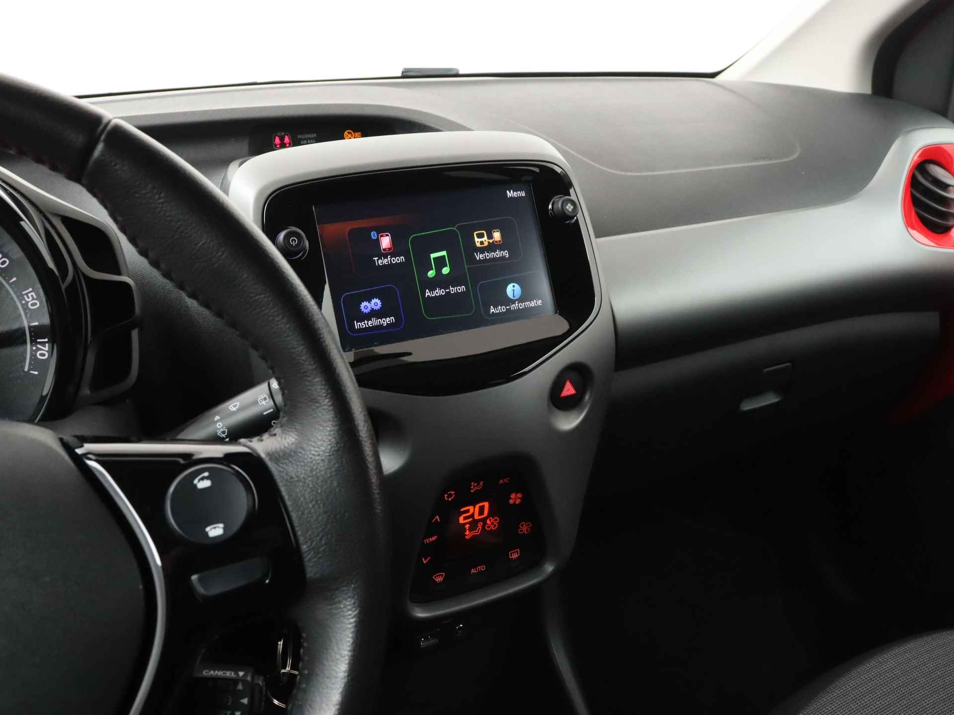 Toyota Aygo 1.0 VVT-i x-joy | Climate Control | Apple Carplay/Android Auto | Camera | - 8/41