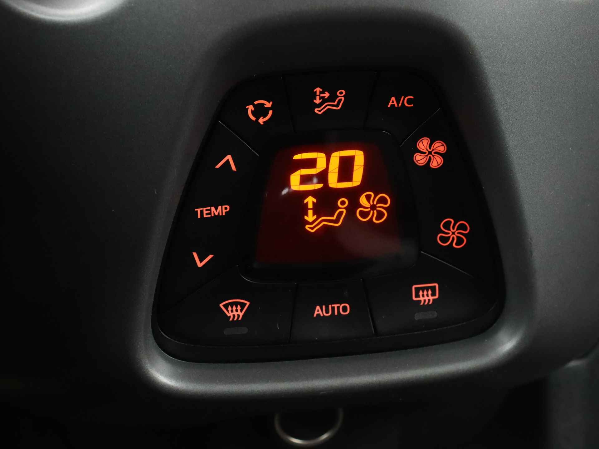 Toyota Aygo 1.0 VVT-i x-joy | Climate Control | Apple Carplay/Android Auto | Camera | - 12/41