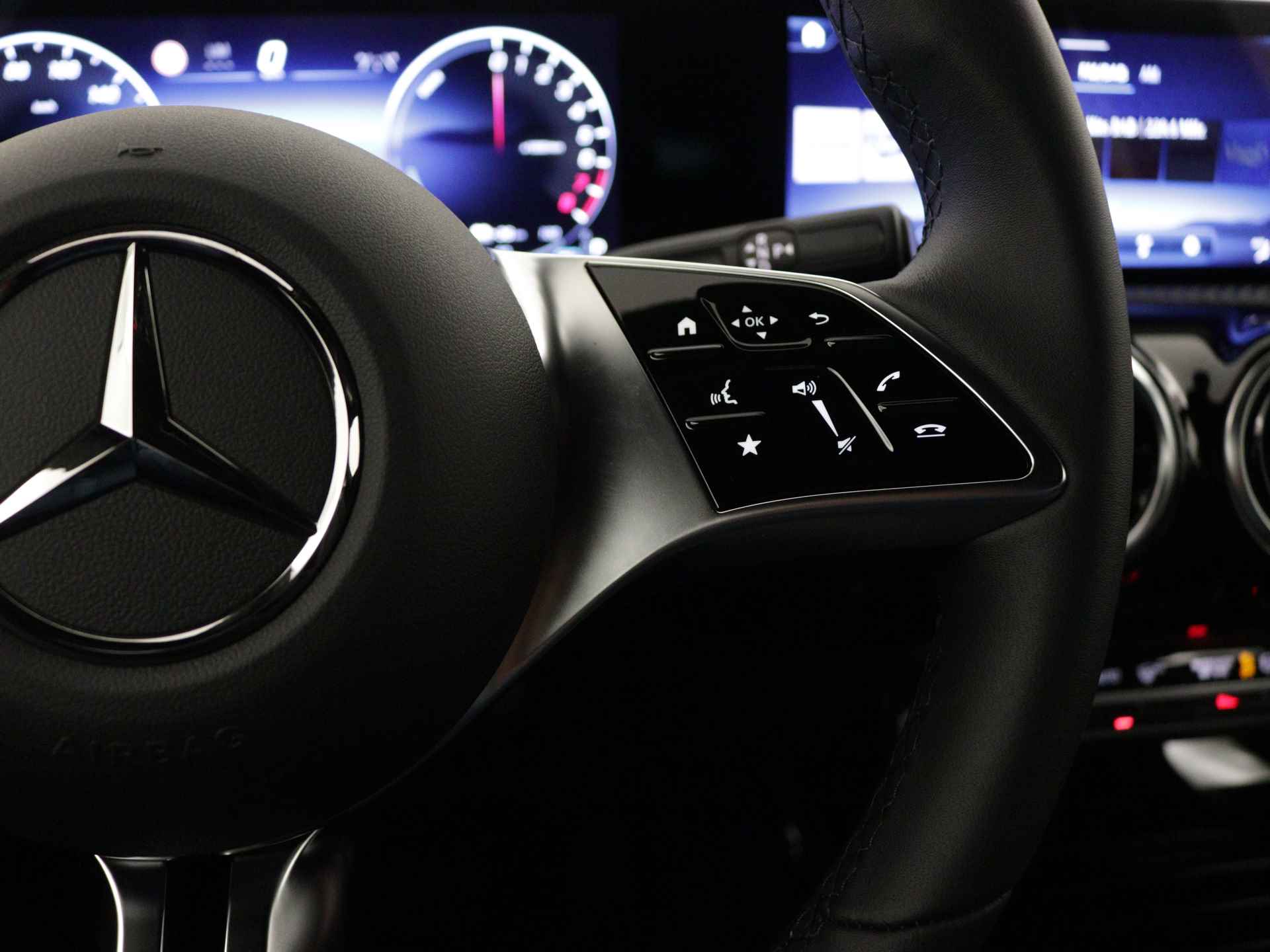 Mercedes-Benz CLA-Klasse Shooting Brake 250 e Star Edition | Trekhaak | Parkeerpakket met achteruitrijcamera | KEYLESS GO | Dodehoekassistent | USB pakket plus | 	Verwarmde stoelen vooraan | High-performance led-koplampen | - 20/38