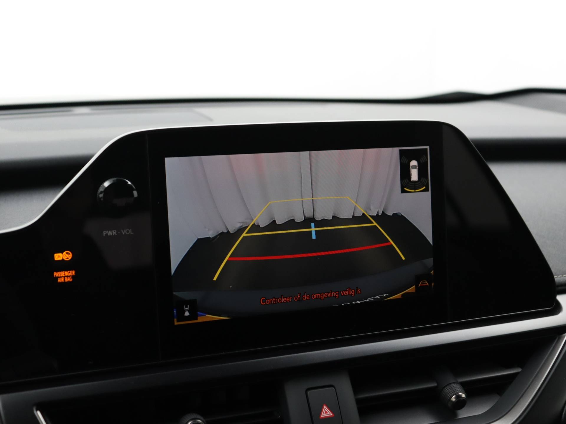 Lexus UX 250h Luxury Line | Leder | Dynamic Pack | Navigatie | Blind spot monitoring | Stoelverwarming | Triple LED verlichting | - 7/32
