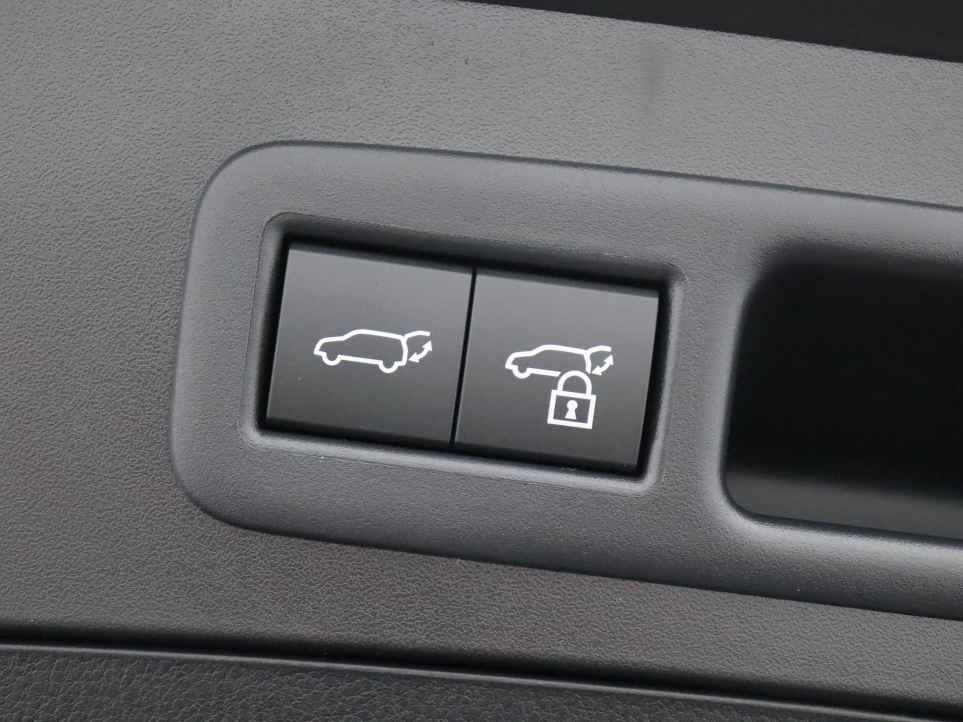 Lexus UX 250h Luxury Line | Leder | Dynamic Pack | Navigatie | Blind spot monitoring | Stoelverwarming | Triple LED verlichting | - 25/32