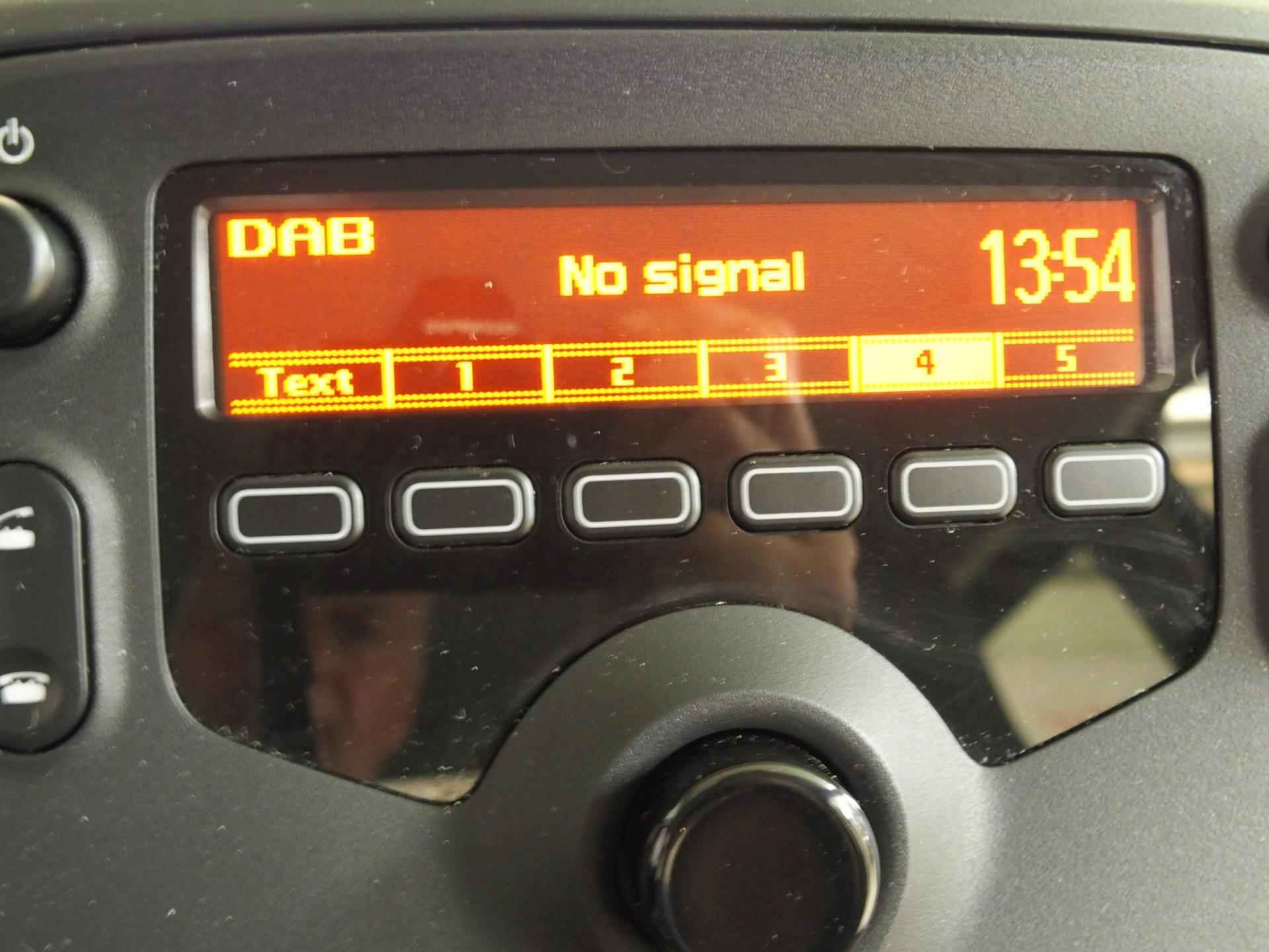 Toyota Aygo 1.0 VVT-i x-fun Airco DAB Radio USB Aux Cruise control - 12/21