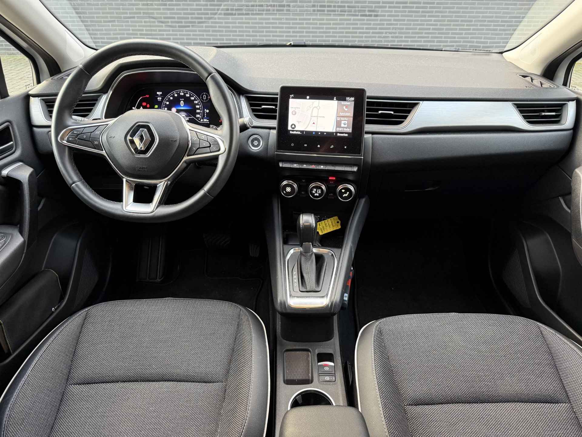 Renault Captur 1.3 TCe 140 Intens / Automaat / Navigatie / Climate Control / Camera / Cruise Control / Bluetooth / Keyless Entry&Go / Sensoren voor en achter - 2/40