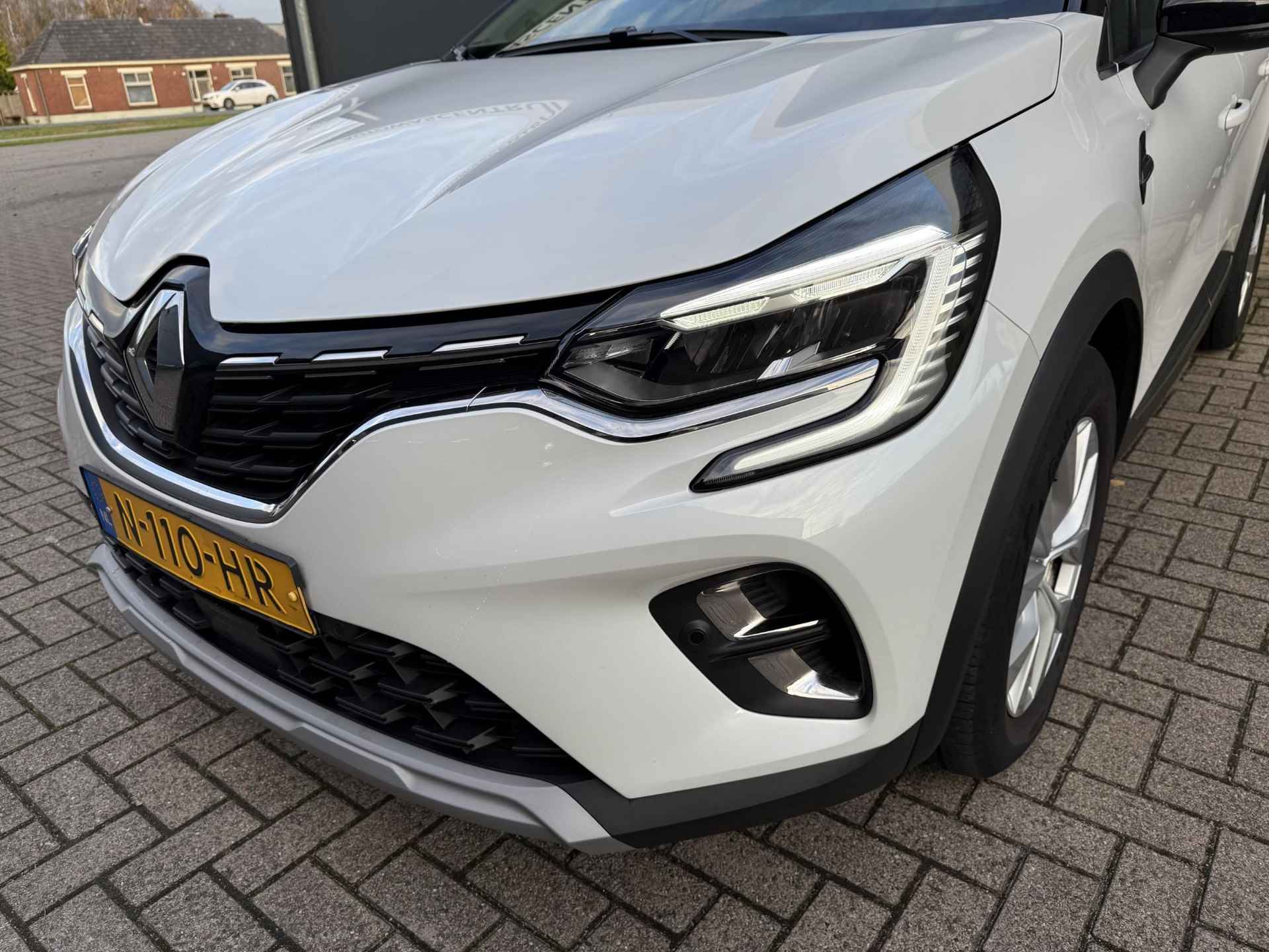 Renault Captur 1.3 TCe 140 Intens / Automaat / Navigatie / Climate Control / Camera / Cruise Control / Bluetooth / Keyless Entry&Go / Sensoren voor en achter - 36/40