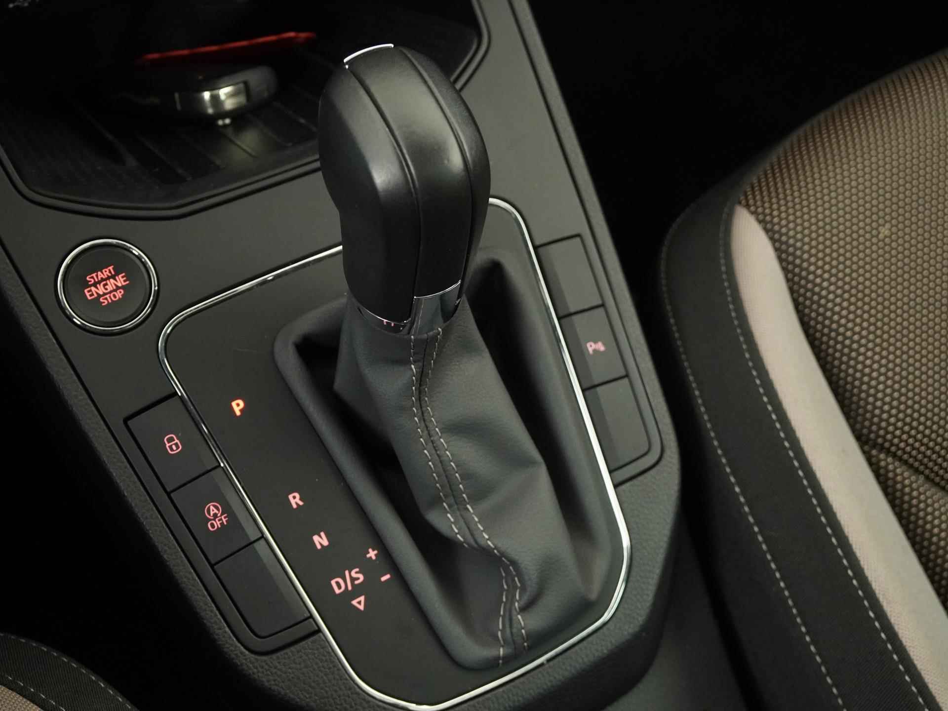SEAT Ibiza 1.0 TSI Xcellence DSG | Schuifdak | Camera | Zondag Open! - 11/39