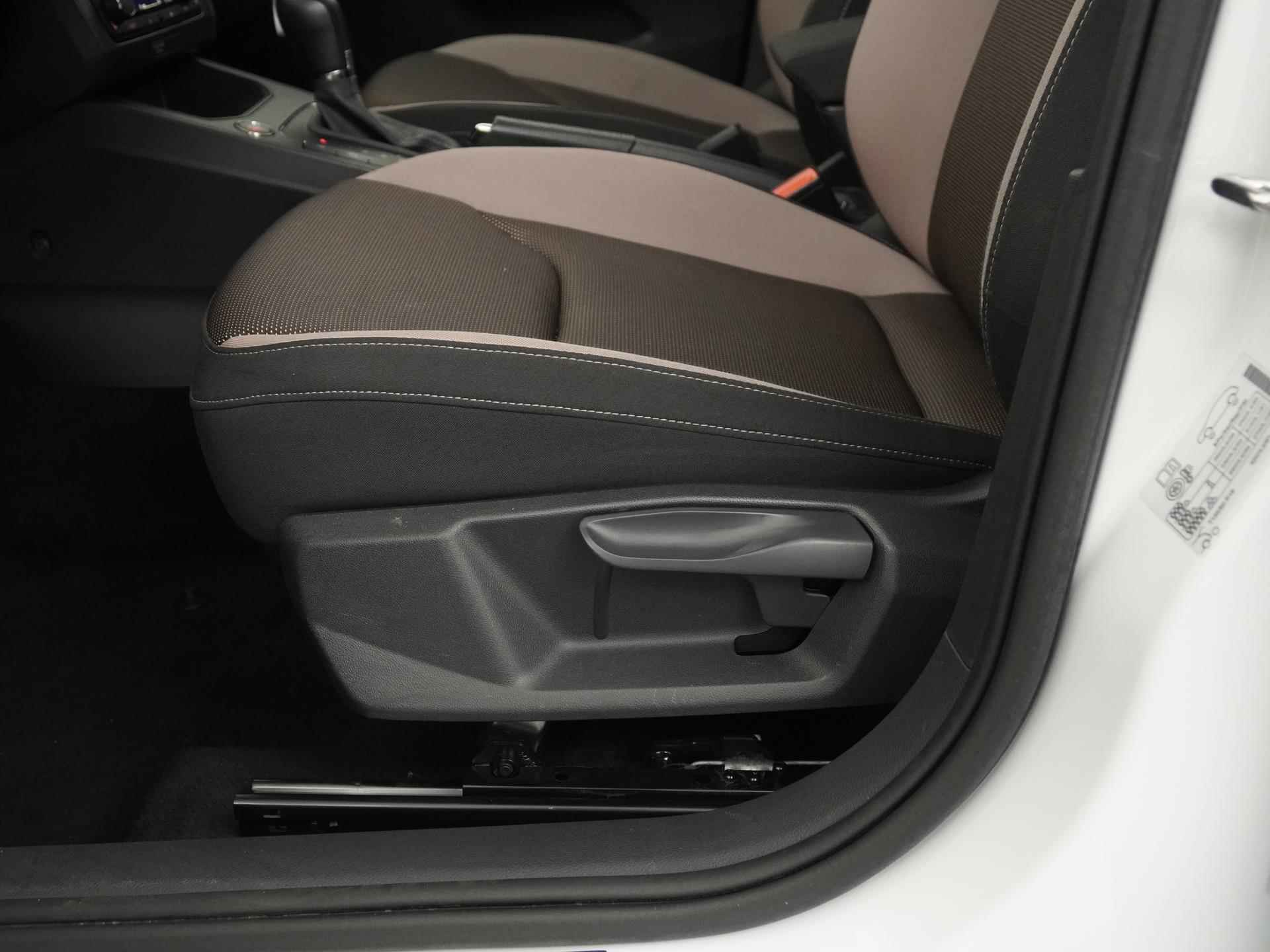 SEAT Ibiza 1.0 TSI Xcellence DSG | Schuifdak | Camera | Zondag Open! - 25/39