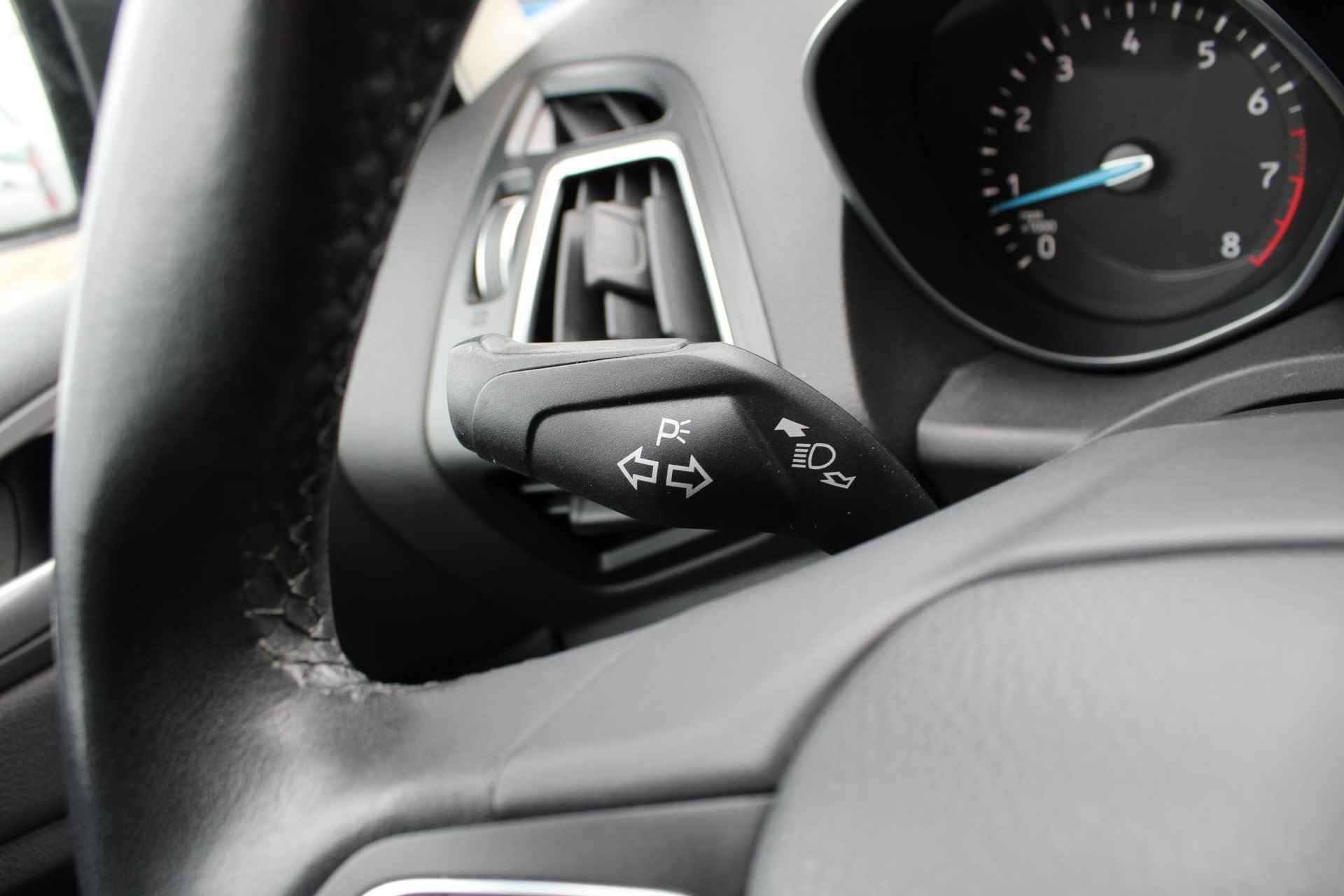Ford C-Max 1.5 Titanium | Trekhaak | Climate Control | Navigatie | Cruise Control | Parkeersensoren Voor + Achter | - 23/37